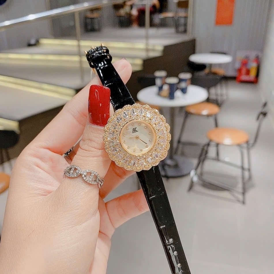 Đồng Hồ Allien Kevin Bông Hoa Pha Lê |Vàng Gold |Nữ Giới |Dây Da Đen |Máy Pin (Quartz) |Donghogiatot.vn