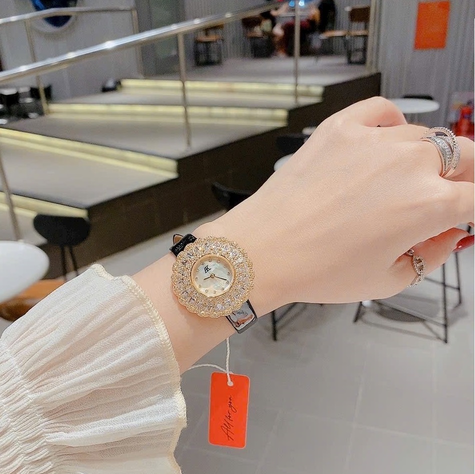Đồng Hồ Allien Kevin Bông Hoa Pha Lê |Vàng Gold |Nữ Giới |Dây Da Đen |Máy Pin (Quartz) |Donghogiatot.vn