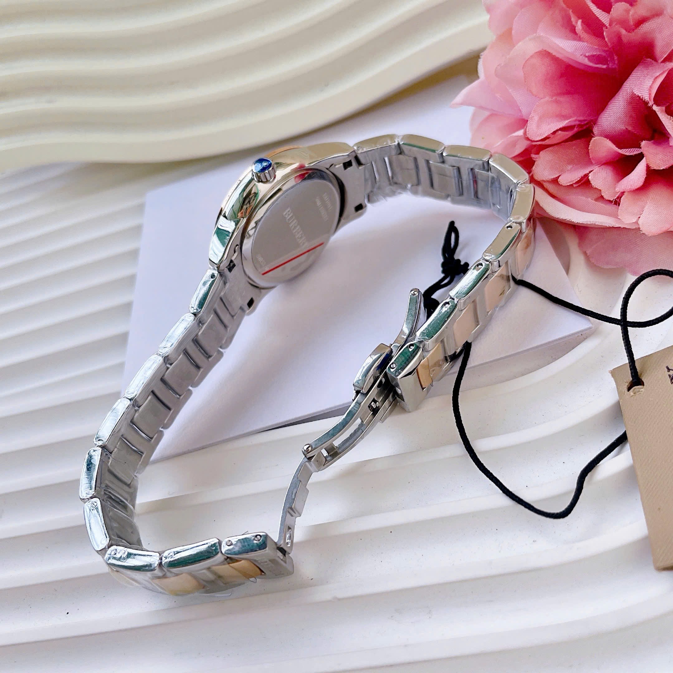 Đồng Hồ Burberry The Classic Round |Nữ Giới |Dây Kim Loại Demi Rose Gold |Máy Pin (Quartz) |Size 32mm |donghogiatot.vn