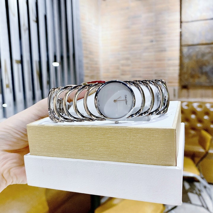 Đồng Hồ Calvin Klein Lắc Tay Xương Cá |Nữ Giới |Mặt Tròn Trắng |Máy Pin (Quartz) |Donghogiatot.vn