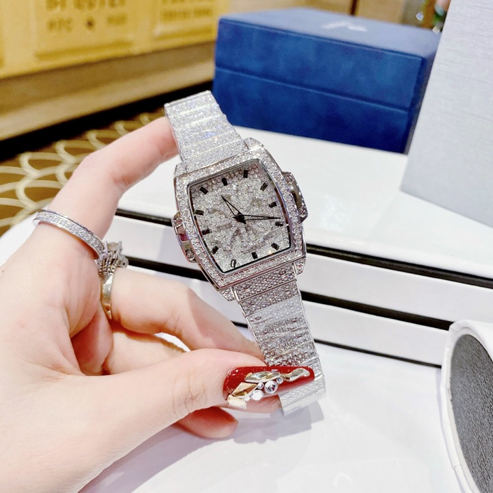 Đồng Hồ Chopard Mặt Xoay |Nữ Giới |Dây Đính Full Đá |Mặt Chữ Nhật |Máy Pin (Quartz) |Donghogiatot.vn