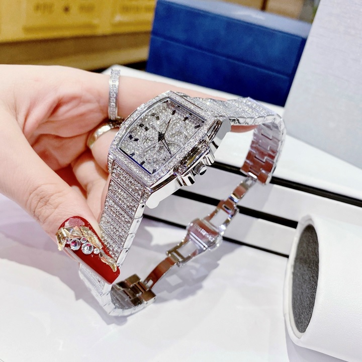 Đồng Hồ Chopard Mặt Xoay |Nữ Giới |Dây Đính Full Đá |Mặt Chữ Nhật |Máy Pin (Quartz) |Donghogiatot.vn