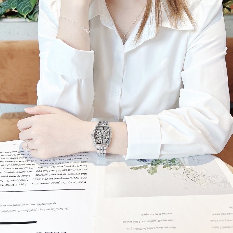 Đồng hồ Davena Mặt Oval |Nữ Giới |Mặt Đính Full Đá Trắng Silver |Máy Pin (Quartz) |Size 32x36mm |Donghogiatot.vn