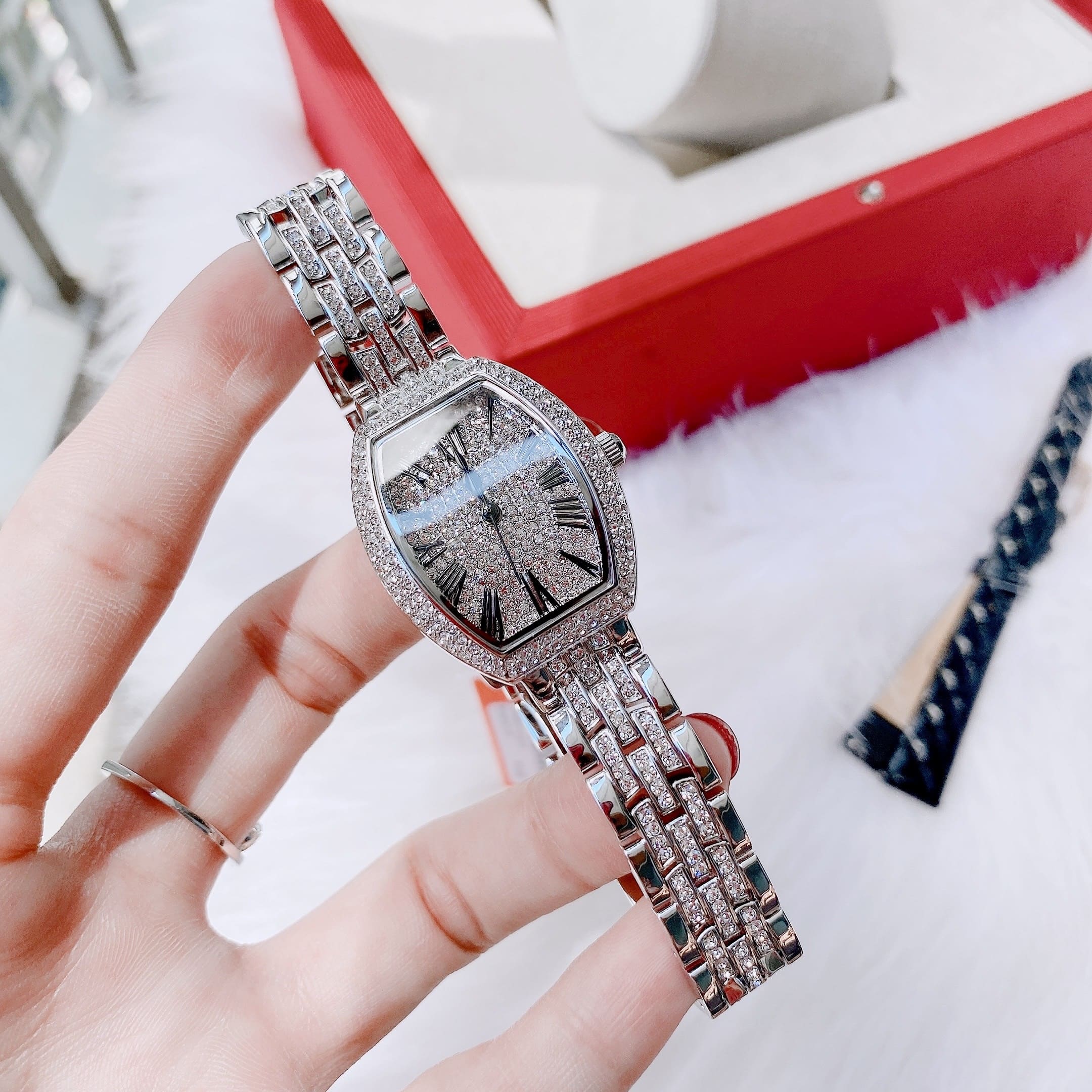 Đồng Hồ Davena Mặt Số La Mã |Nữ Giới |Full Đá Silver |Dây Kim Loại |Máy Pin (Quartz) |Size 30mm |donghogiatot.vn