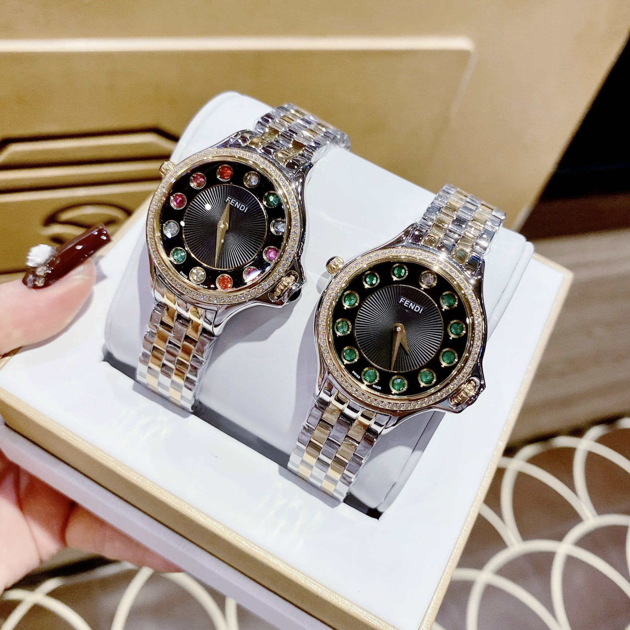 Đồng Hồ Fendi Crazy Carats |Nữ Giới |Mặt Đen |Dây Kim Loại Demi Vàng |Máy Pin (Quartz) |Size 33mm |donghogiatot.vn