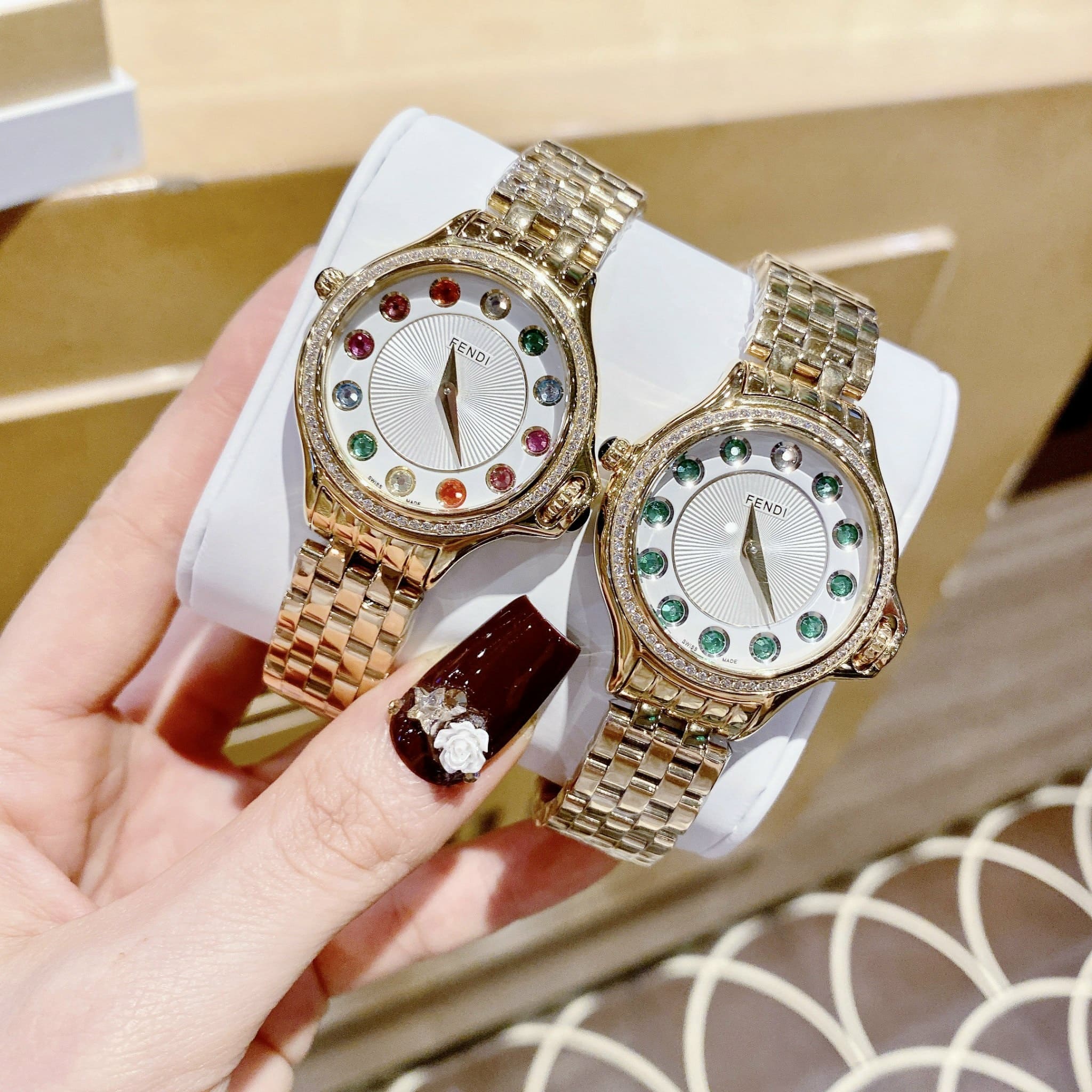 Đồng Hồ Fendi Crazy Carats Diamond |Nữ Giới |Xanh Lá |Dây Kim Loại Vàng Gold |Máy Pin (Quartz) |Size 33mm |donghogiatot.vn