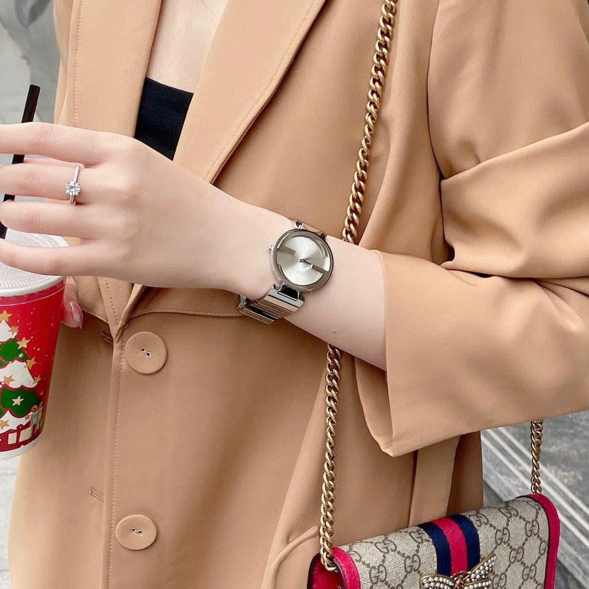 Đồng Hồ Gucci Interlocking |Nữ Giới |Mặt Tròn Trắng |Dây Kim Loại Silver |Máy Pin (Quartz) |Size 36mm |donghogiatot.vn