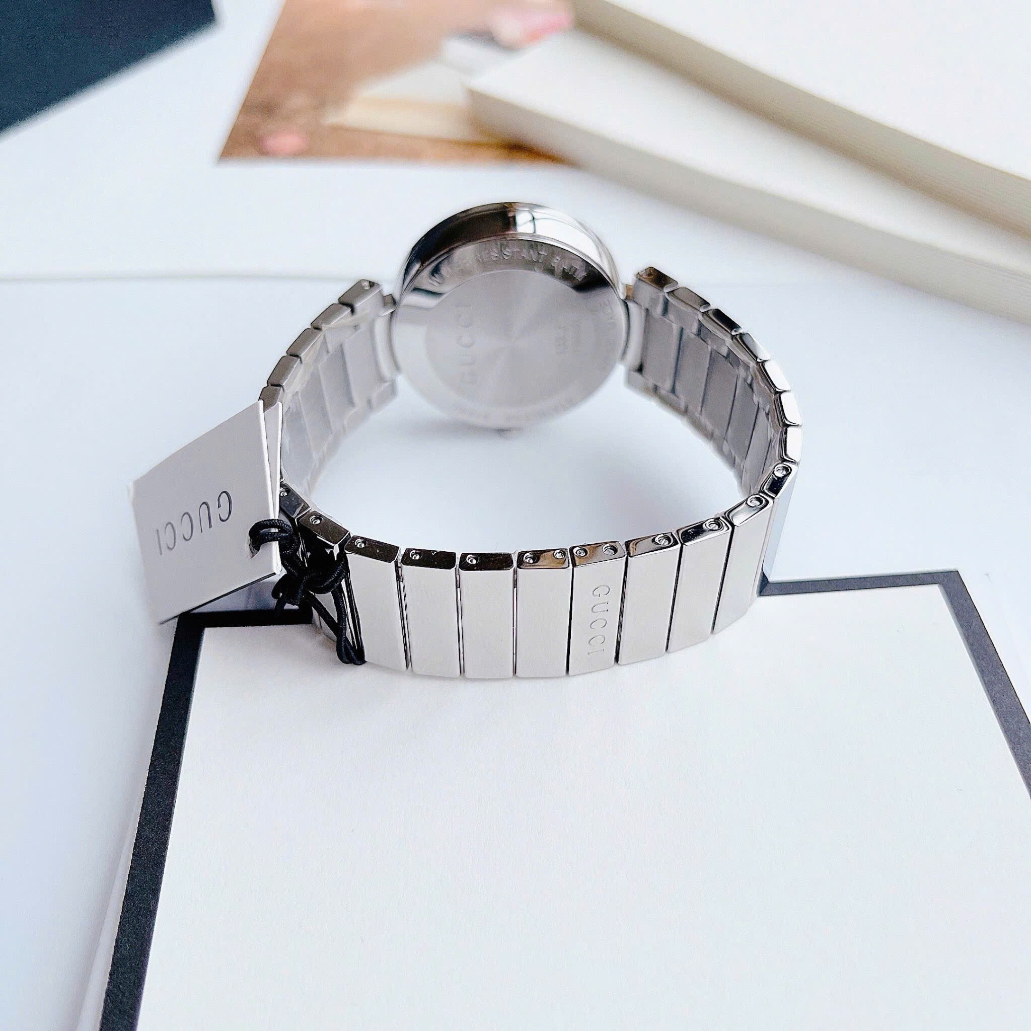 Đồng Hồ Gucci Interlocking |Nữ Giới |Mặt Trắng |Dây Kim Loại Silver |Máy Pin (Quartz) |Size 29mm |donghogiatot.vn