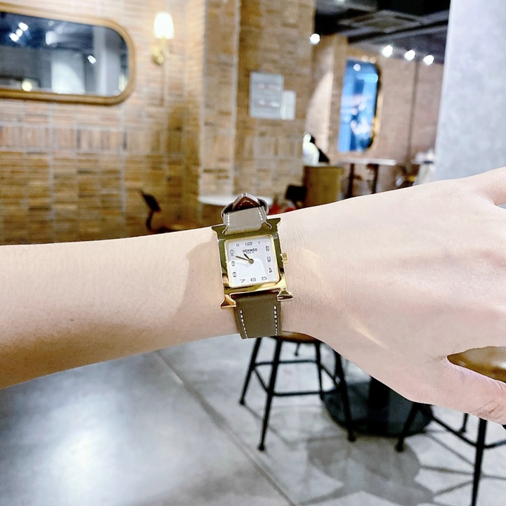 Đồng Hồ Hermes Heure H Vàng Gold |Nữ Giới |Mặt Vuông |Dây Da |Máy Pin (Quartz) |Donghogiatot.vn