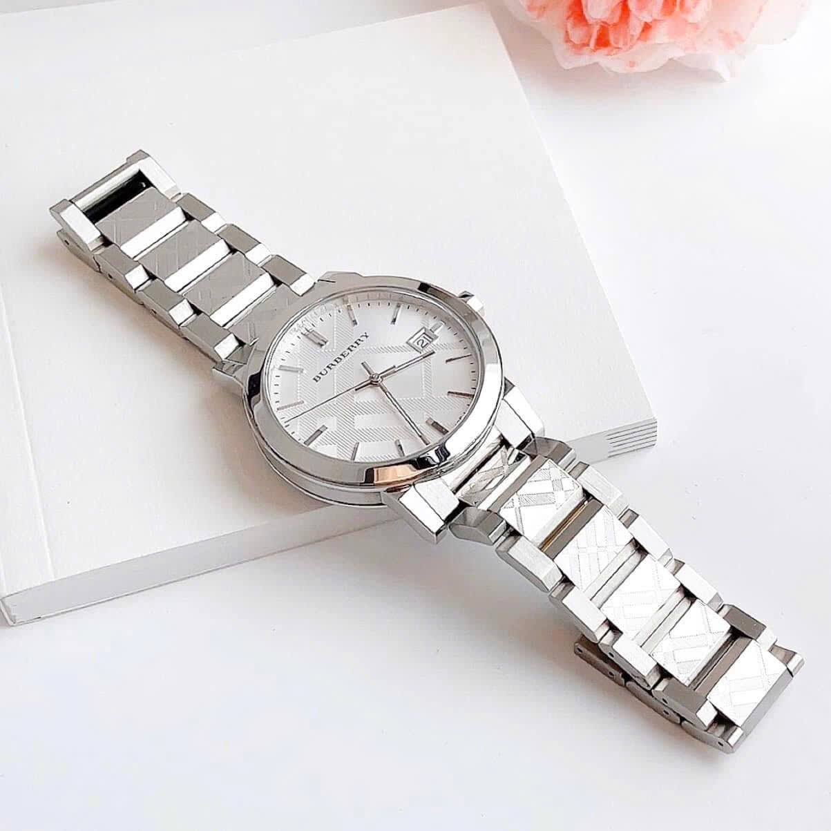 Đồng Hồ Burberry The City |Nữ Giới |Mặt Trắng |Dây Kim Loại Silver |Máy Pin (Quartz) |Size 34mm |donghogiatot.vn