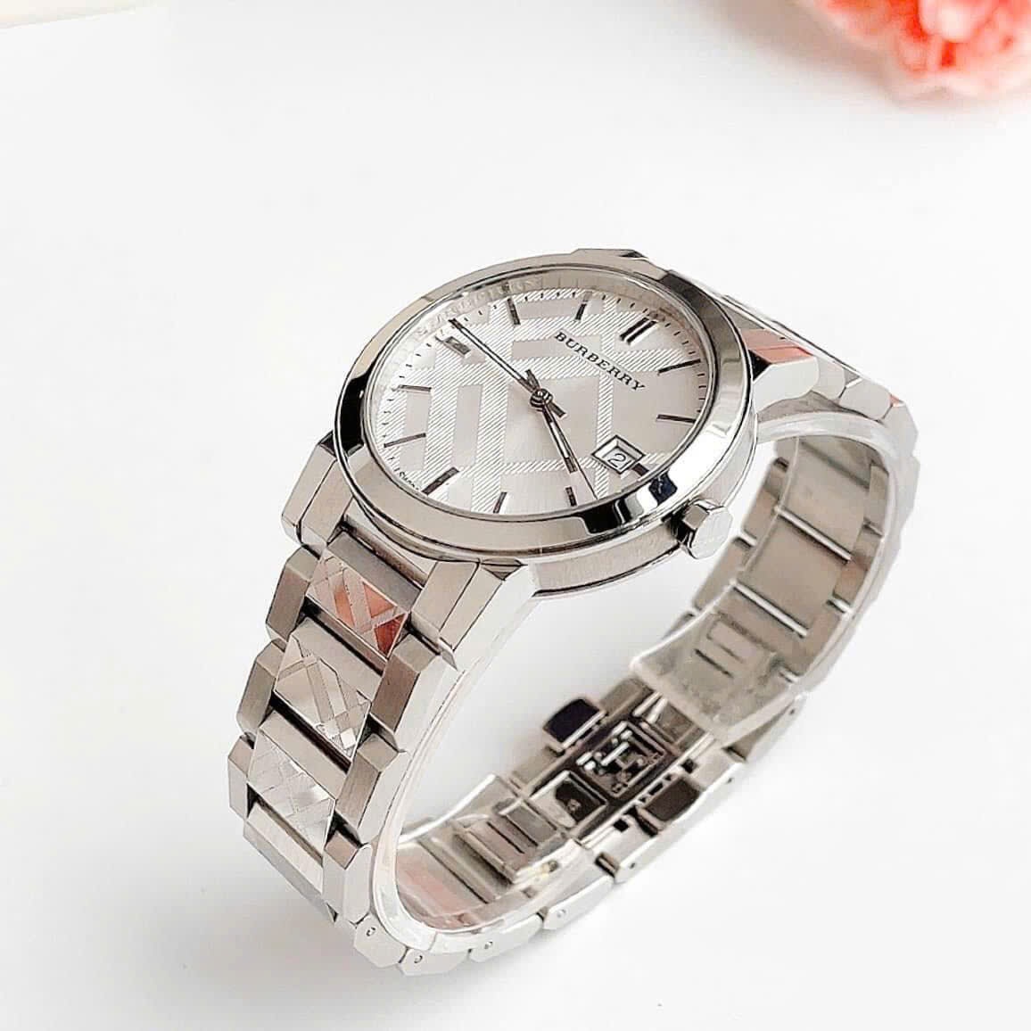 Đồng Hồ Burberry The City |Nữ Giới |Mặt Trắng |Dây Kim Loại Silver |Máy Pin (Quartz) |Size 34mm |donghogiatot.vn
