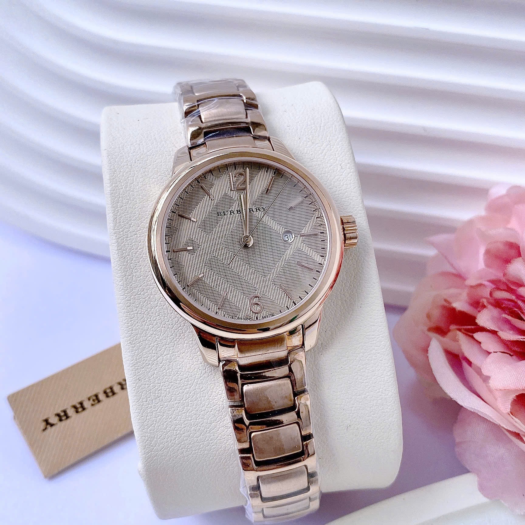 Đồng Hồ Burberry The Classic Round |Nữ Giới |Mặt Tròn |Dây Kim Loại Rose Gold |Máy Pin (Quartz) |Size 32mm |donghogiatot.vn