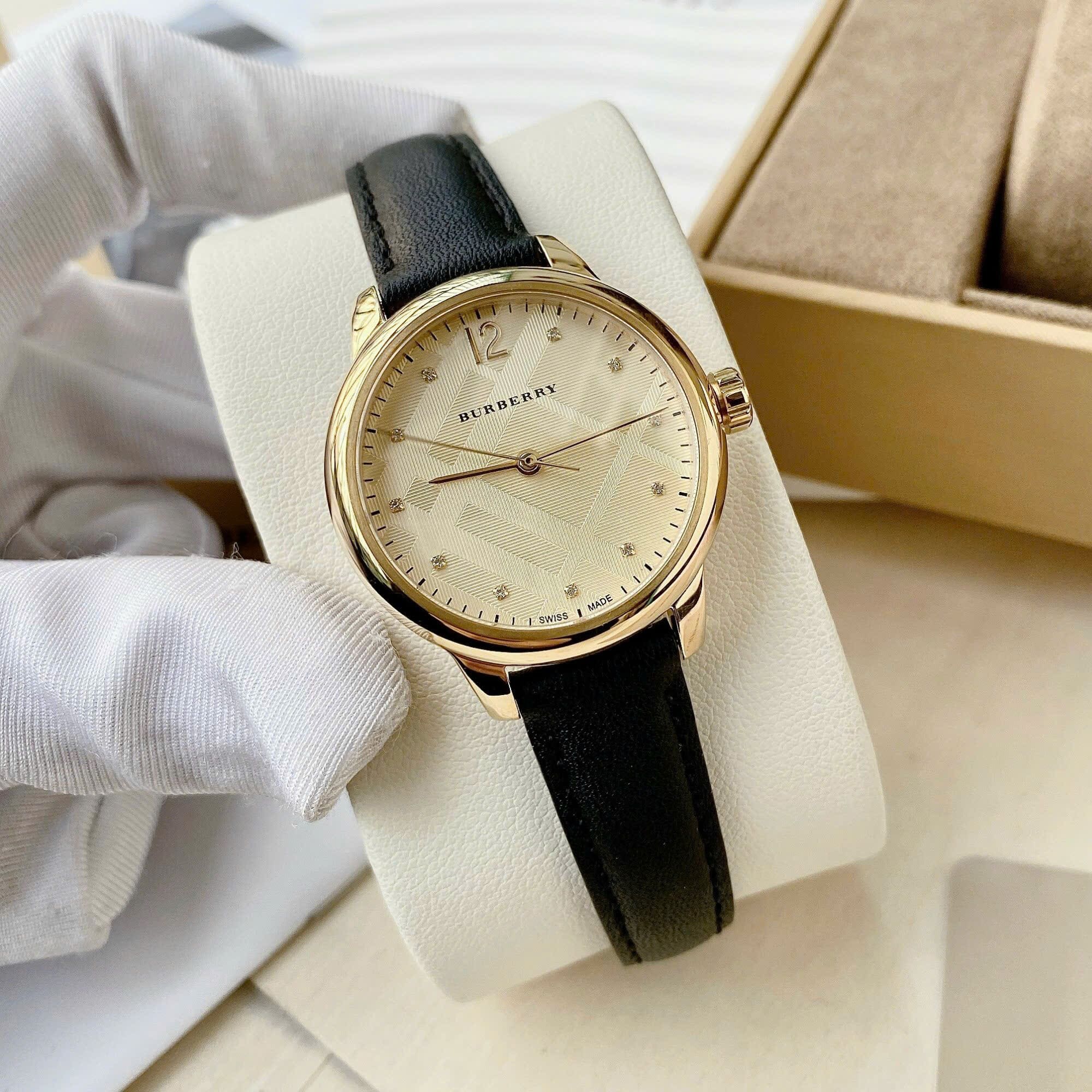 Đồng Hồ Burberry The Classic Round |Nữ Giới |Vàng Gold |Dây Da Đen |Máy Pin (Quartz) |Size 32mm |donghogiatot.vn