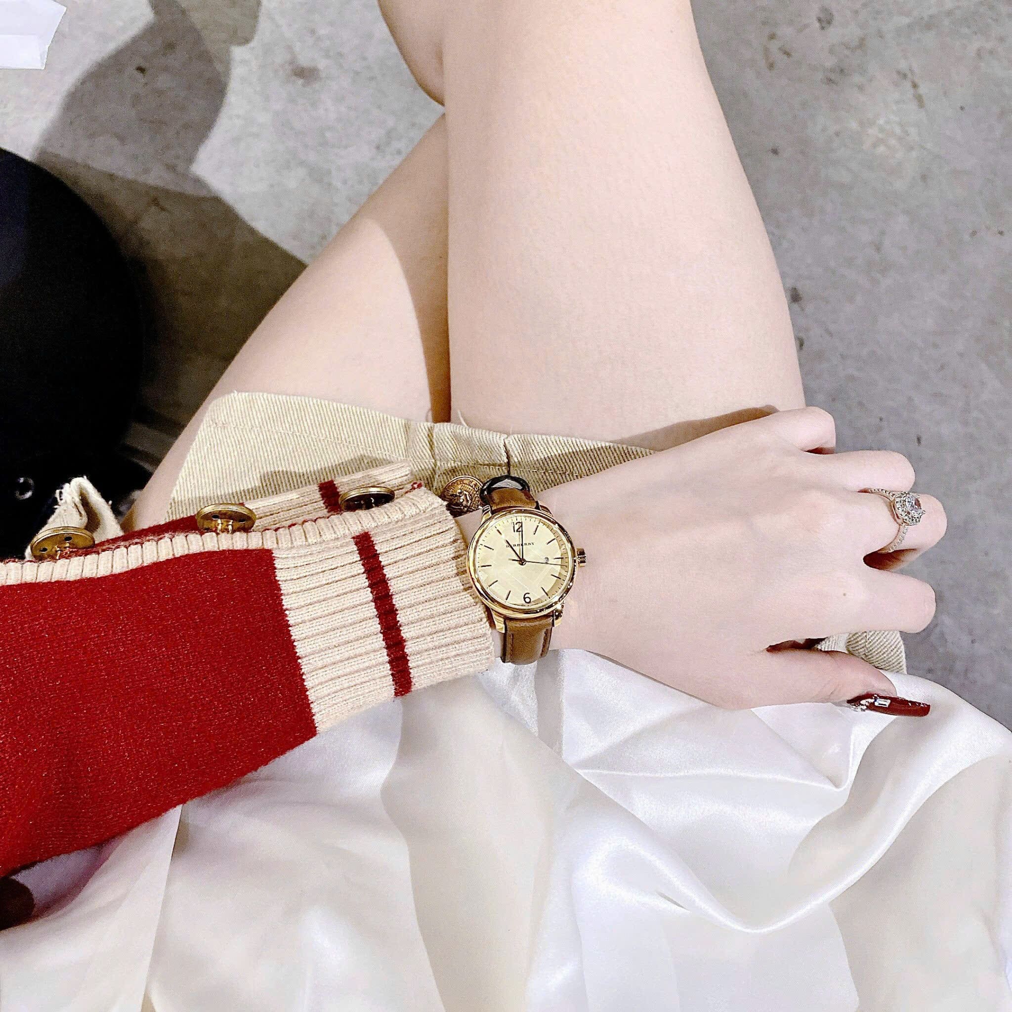 Đồng Hồ Burberry The Classic Round |Nữ Giới |Vàng Gold |Dây Da Nâu |Máy Pin (Quartz) |Size 32mm |donghogiatot.vn