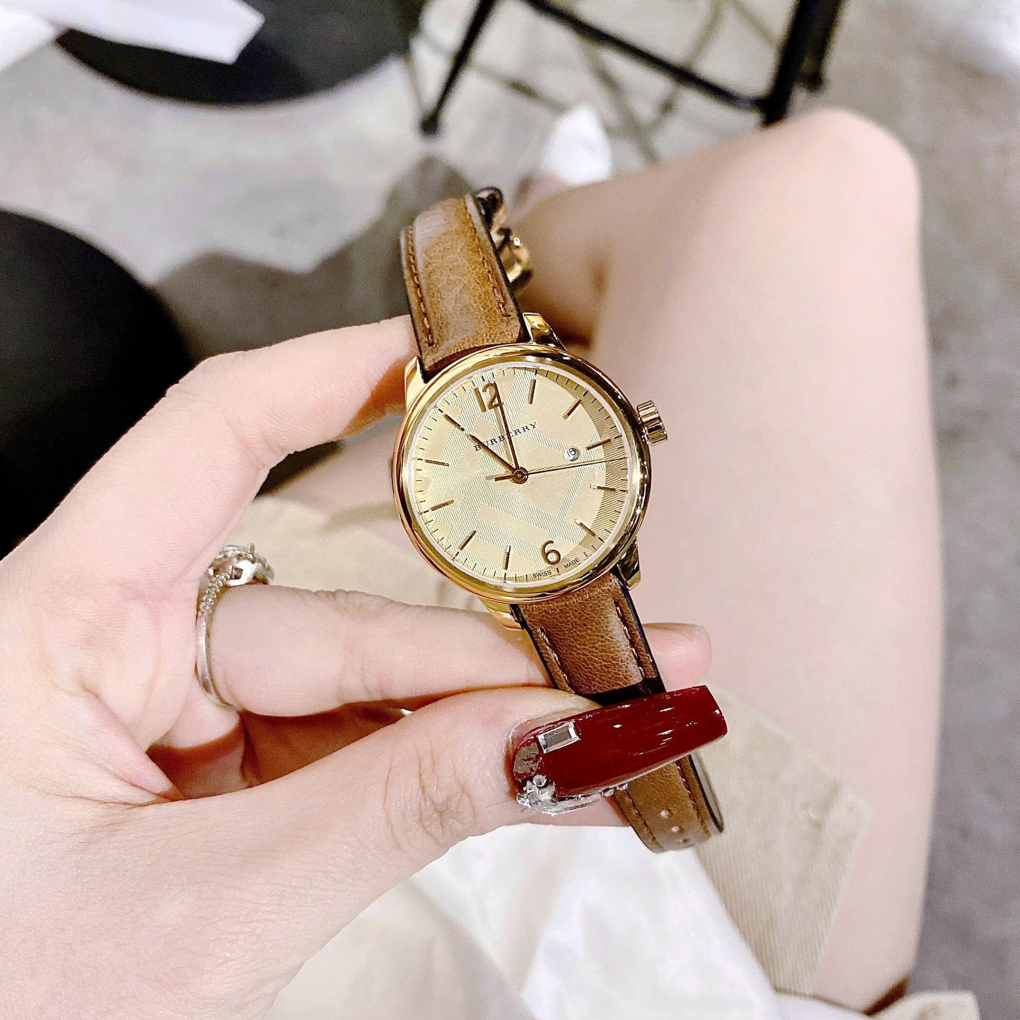 Đồng Hồ Burberry The Classic Round |Nữ Giới |Vàng Gold |Dây Da Nâu |Máy Pin (Quartz) |Size 32mm |donghogiatot.vn