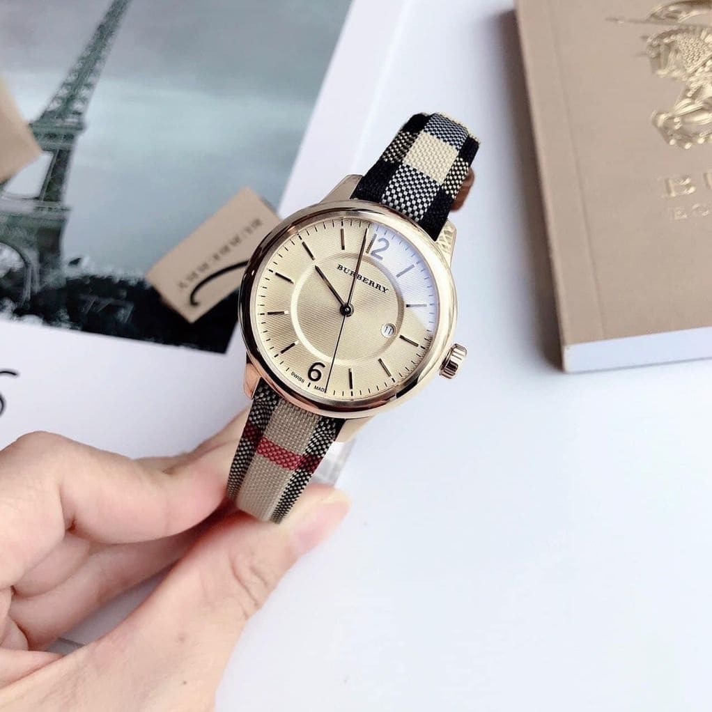 Đồng Hồ Burberry The Classic Round |Nữ Giới |Vàng Gold |Dây Vải Bọc Da Nâu |Máy Pin (Quartz) |Size 32mm |donghogiatot.vn