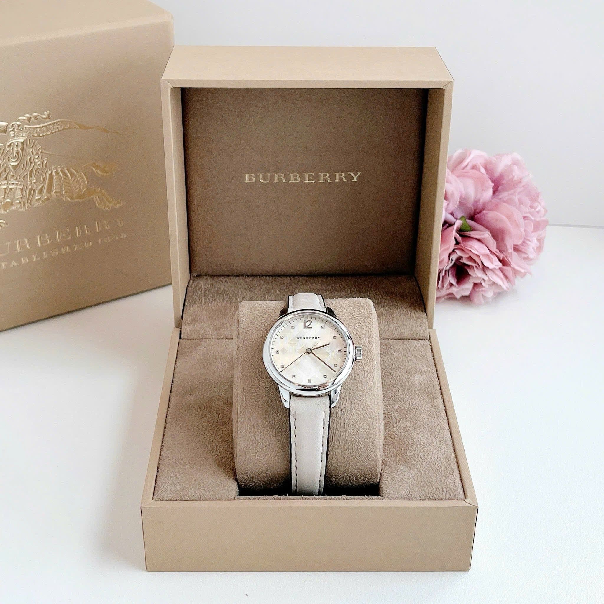 Đồng Hồ Burberry The Classic Round |Nữ Giới |Silver |Dây Da Trắng |Máy Pin (Quartz) |Size 32mm |donghogiatot.vn