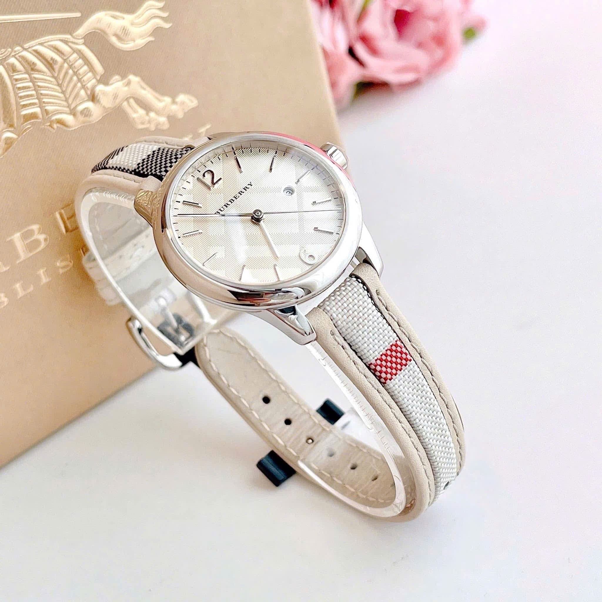 Đồng Hồ Burberry The Classic Round |Nữ Giới |Silver |Dây Vải Bọc Da Trắng |Máy Pin (Quartz) |Size 32mm |donghogiatot.vn