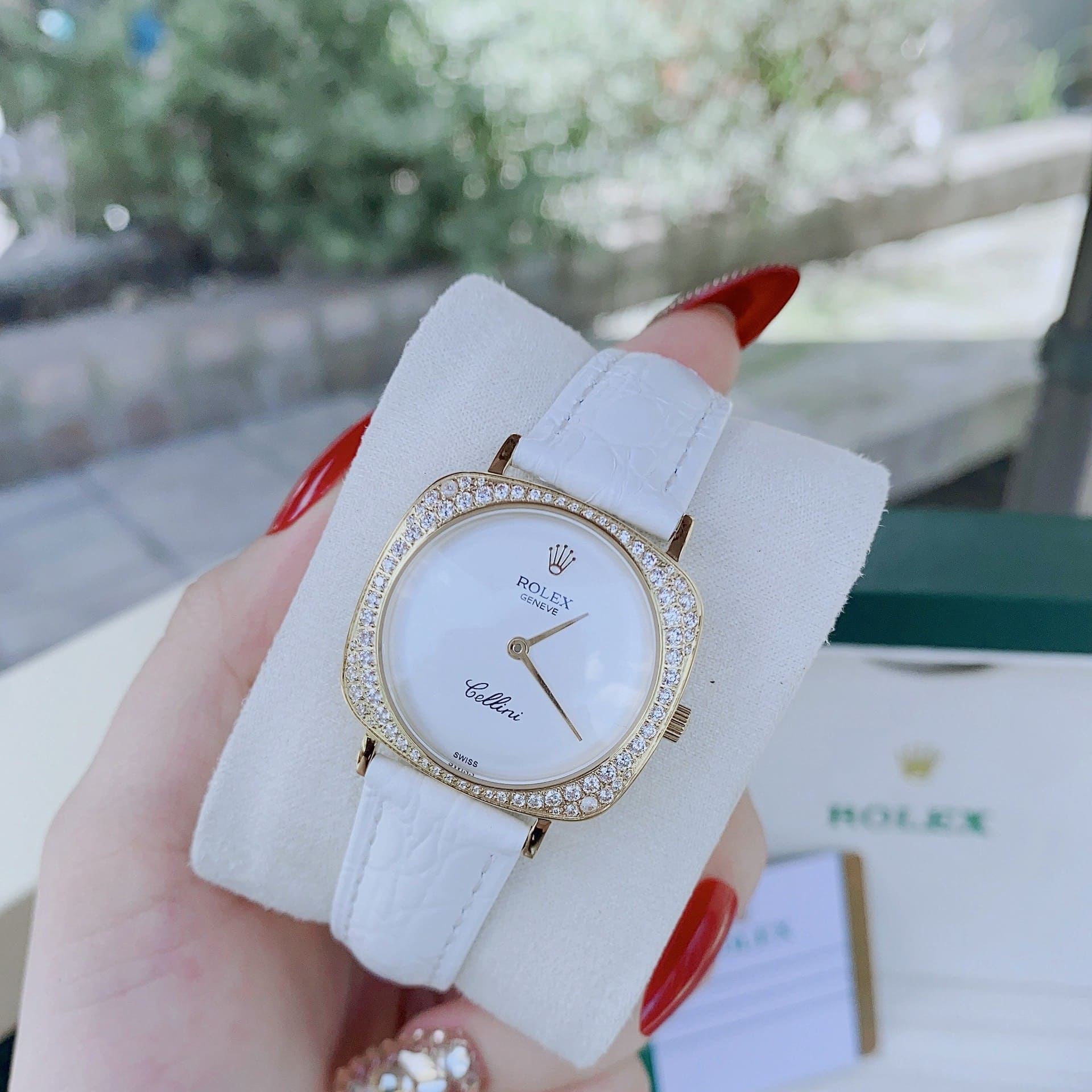 Đồng Hồ Rolex Cellini |Nữ Giới |Mặt Vuông |Đính Đá |Dây Da Trắng |Máy Pin (Máy Quartz) |Size 33mm |donghogiatot.vn