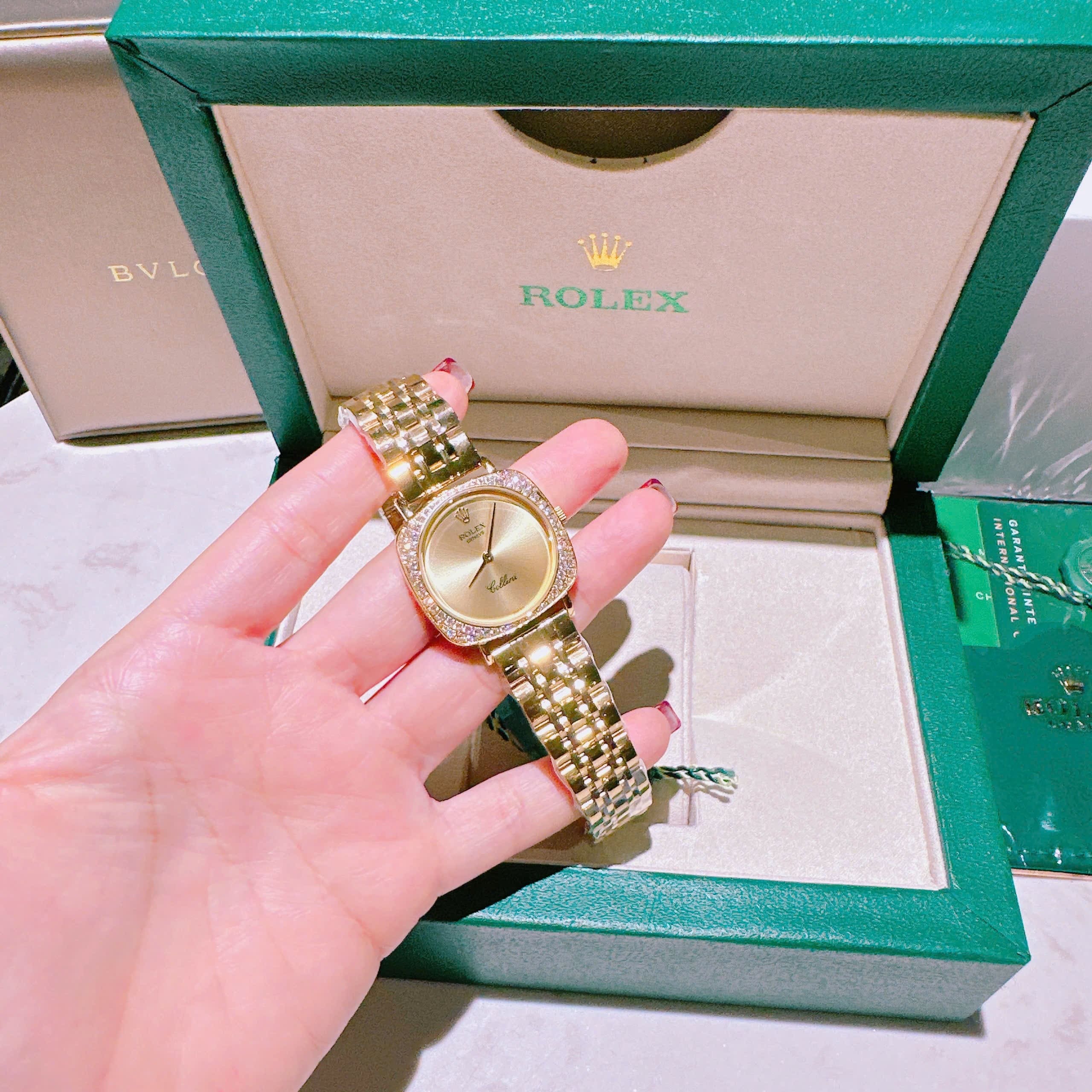 Đồng Hồ Rolex Cellini |Nữ Giới |Mặt Vuông |Đính Đá |Dây Kim Loại Vàng Gold |Máy Pin (Máy Quartz) |Size 33mm |donghogiatot.vn