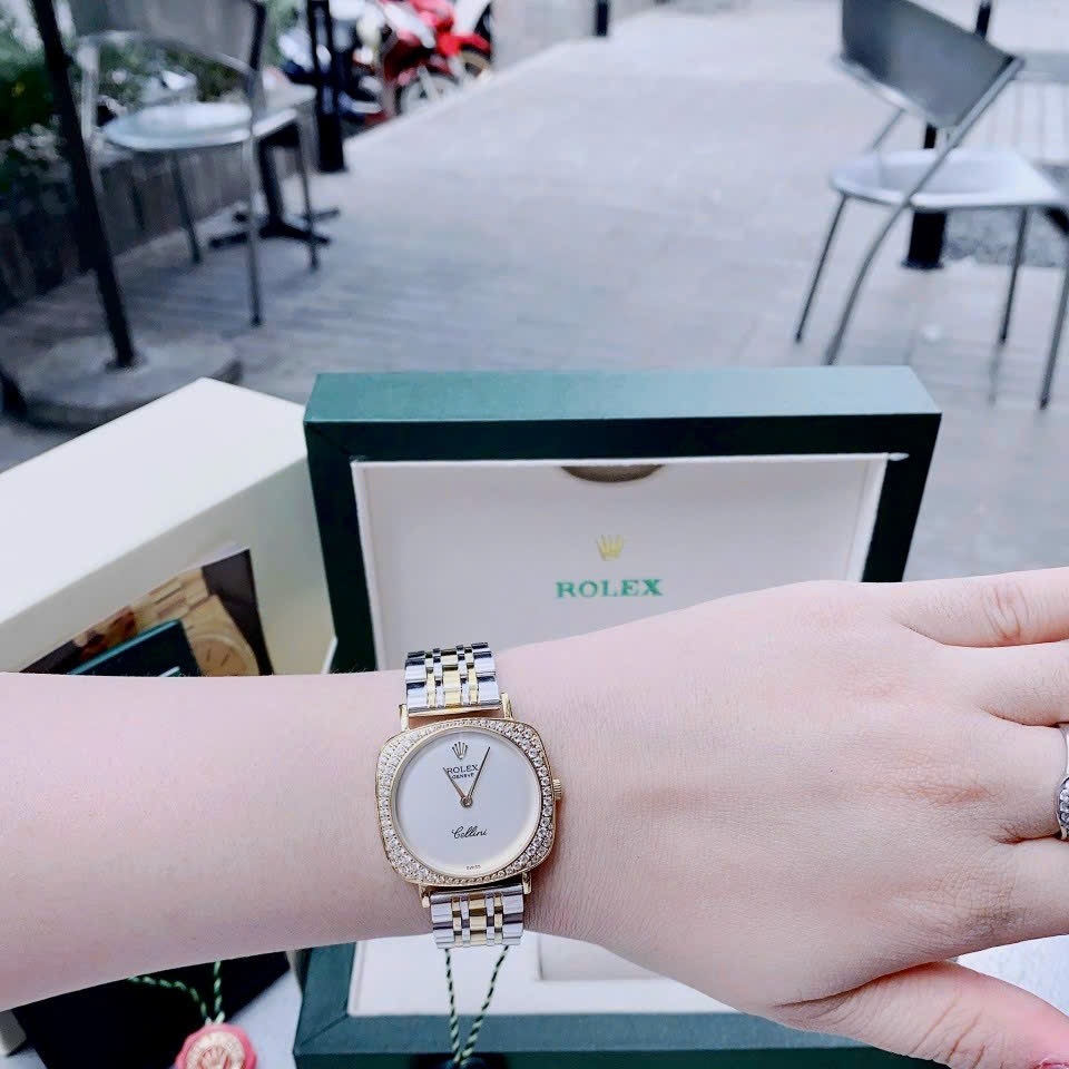 Đồng Hồ Rolex Cellini |Nữ Giới |Mặt Vuông Trắng |Dây Kim Loại Demi Vàng |Máy Pin (Máy Quartz) |Size 33mm |donghogiatot.vn
