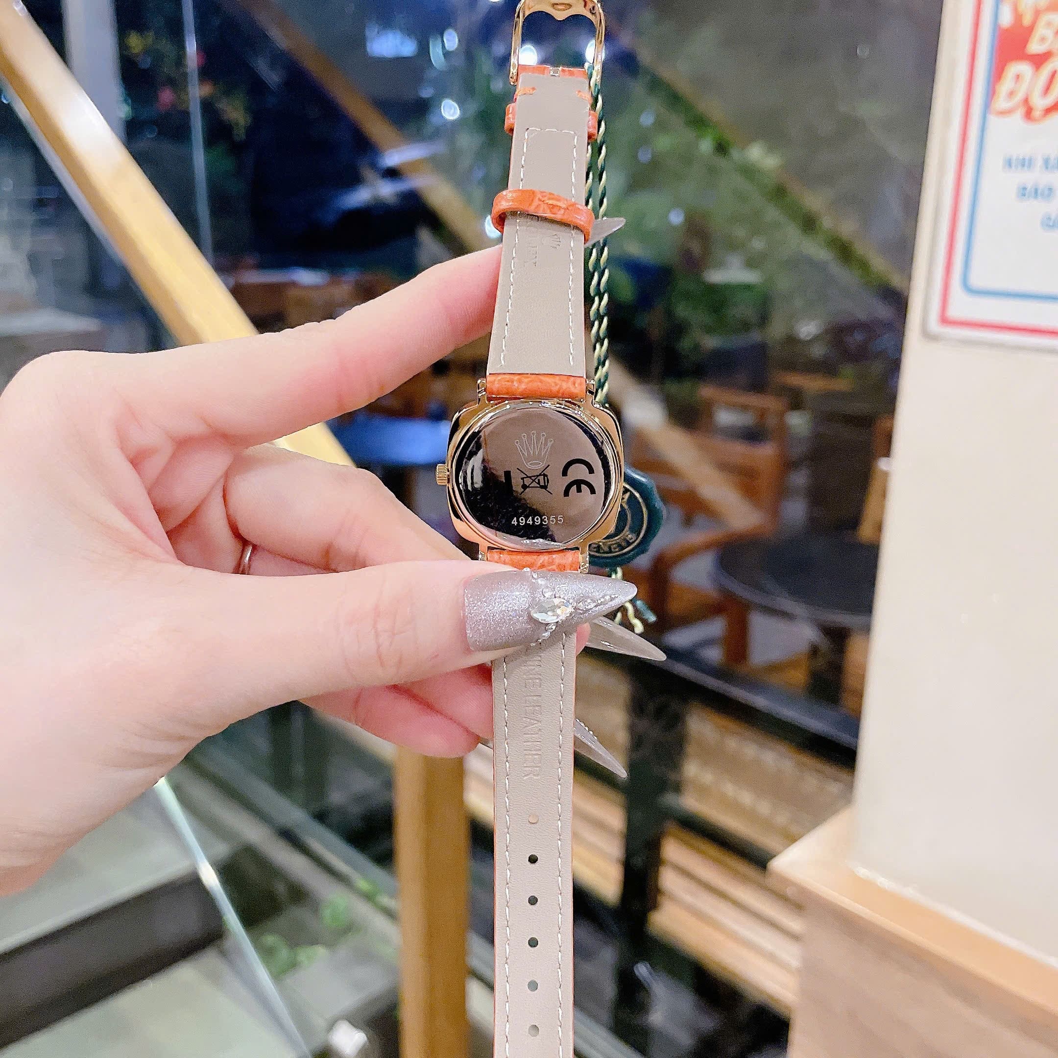 Đồng Hồ Rolex Cellini |Nữ Giới |Mặt Vuông |Vàng Gold |Dây Da Cam |Máy Pin (Máy Quartz) |Size 33mm |donghogiatot.vn