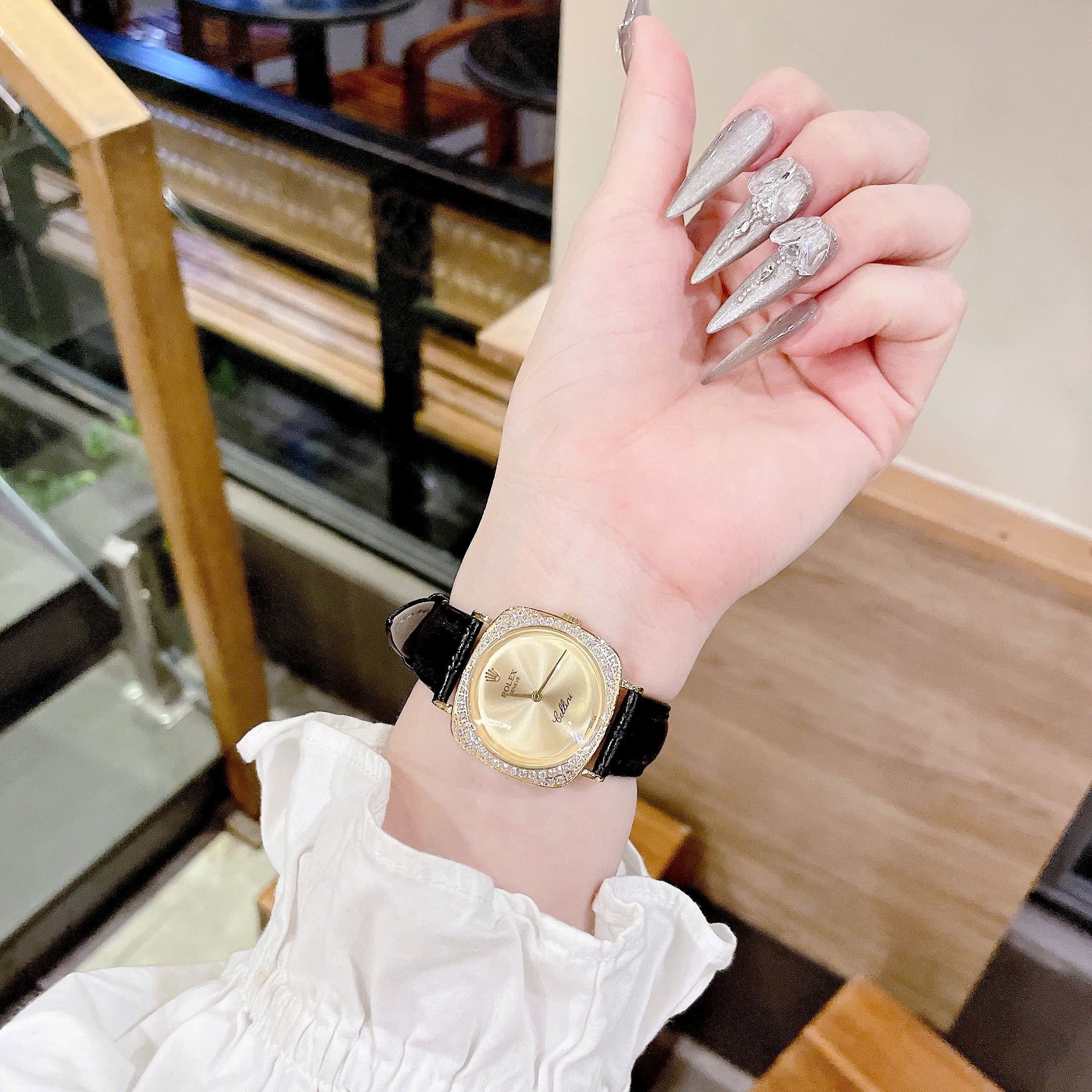 Đồng Hồ Rolex Cellini |Nữ Giới |Mặt Vuông |Vàng Gold |Dây Da Đen |Máy Pin (Máy Quartz) |Size 33mm |donghogiatot.vn