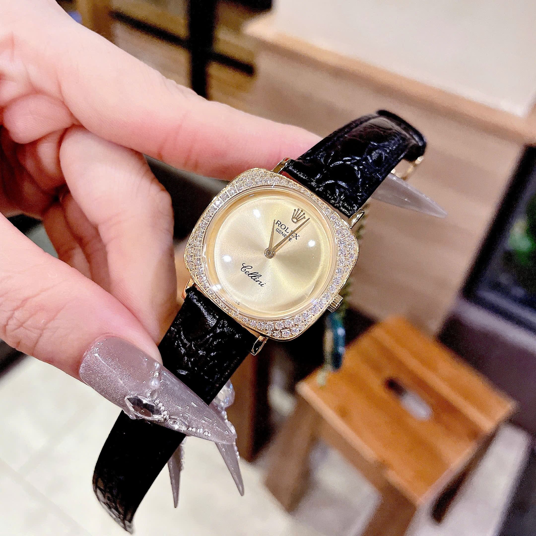 Đồng Hồ Rolex Cellini |Nữ Giới |Mặt Vuông |Vàng Gold |Dây Da Đen |Máy Pin (Máy Quartz) |Size 33mm |donghogiatot.vn