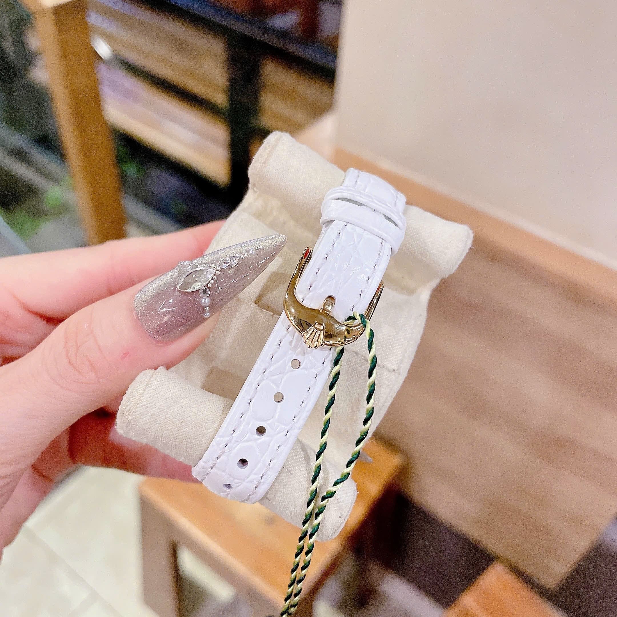 Đồng Hồ Rolex Cellini |Nữ Giới |Mặt Vuông |Vàng Gold |Dây Da Trắng |Máy Pin (Máy Quartz) |Size 33mm |donghogiatot.vn