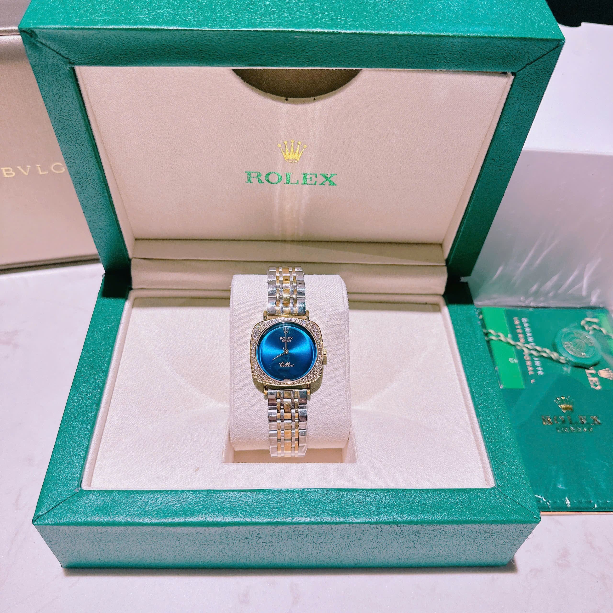 Đồng Hồ Rolex Cellini |Nữ Giới |Mặt Vuông |Xanh Dương |Dây Kim Loại Demi Vàng |Máy Pin (Máy Quartz) |Size 33mm |donghogiatot.vn