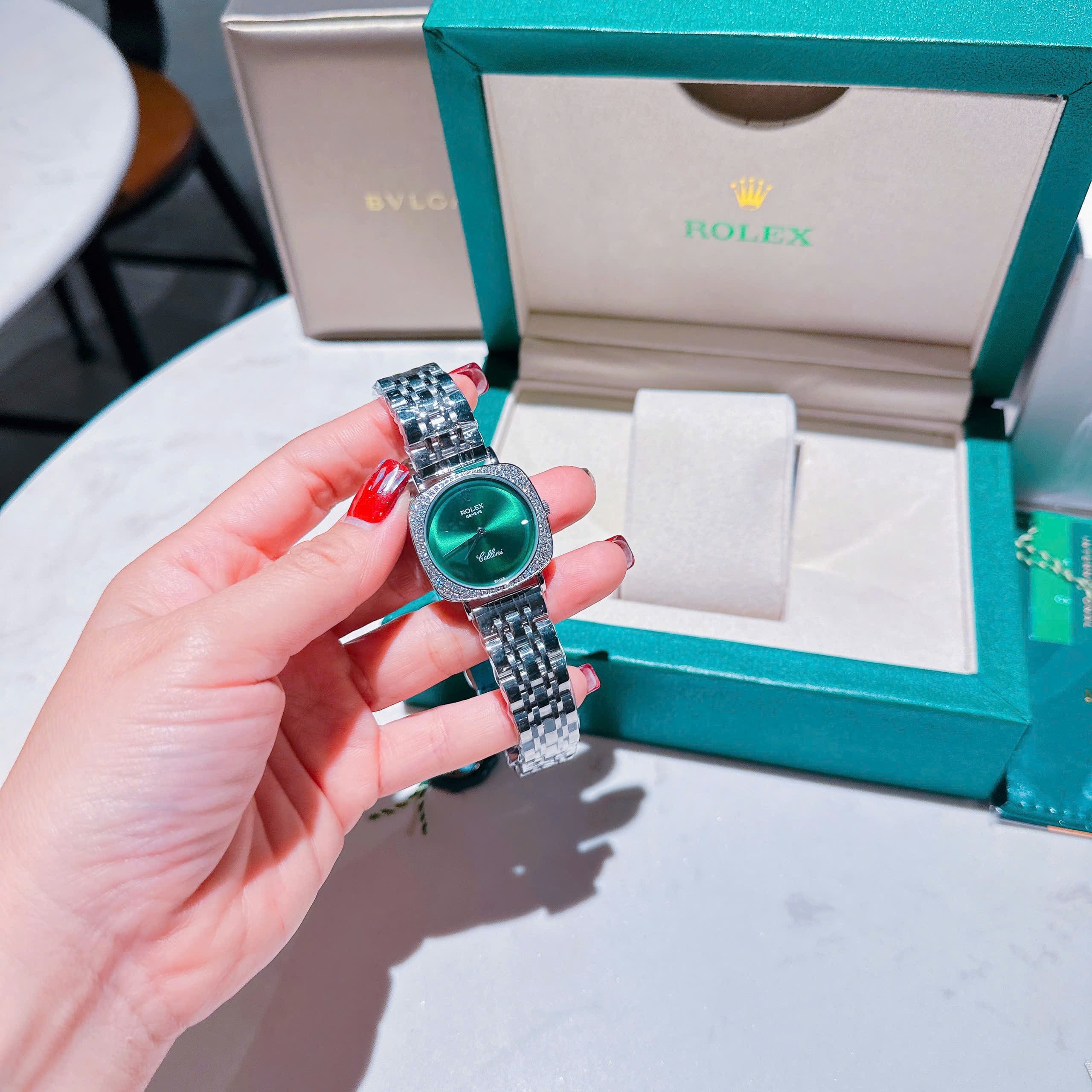 Đồng Hồ Rolex Cellini |Nữ Giới |Mặt Vuông |Xanh Lá |Đính Đá |Dây Kim Loại |Máy Pin (Máy Quartz) |Size 33mm |donghogiatot.vn