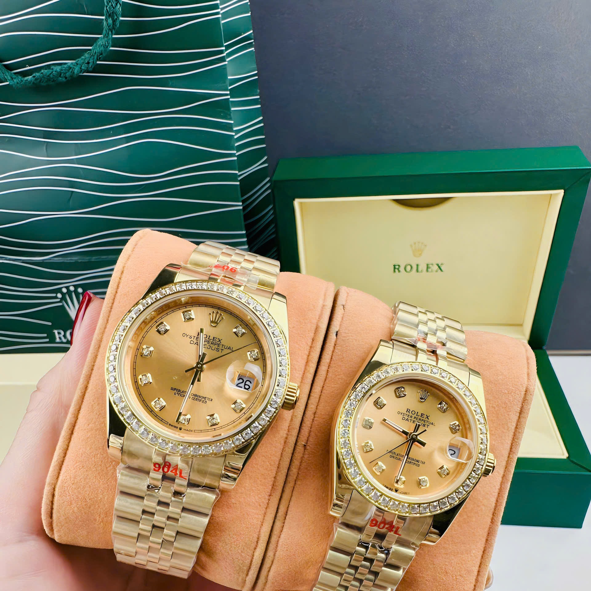Đồng Hồ Rolex Date Just |Cặp Đôi |Đính Đá |Dây Kim Loại Vàng Gold |Máy Pin (Máy Quartz) |Size 36x31mm |donghogiatot.vn