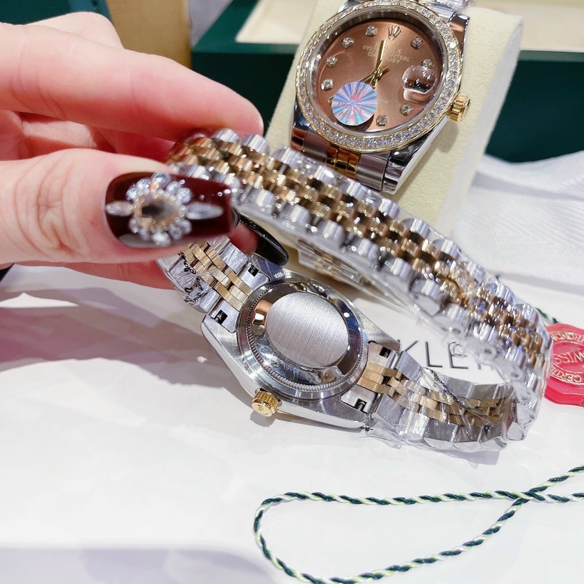 Đồng Hồ Rolex Đính Đá |Cặp Đôi |Mặt Nâu |Dây Kim Loại Demi Vàng Gold |Máy Cơ (Automatic) |Size 41x31mm |donghogiatot.vn