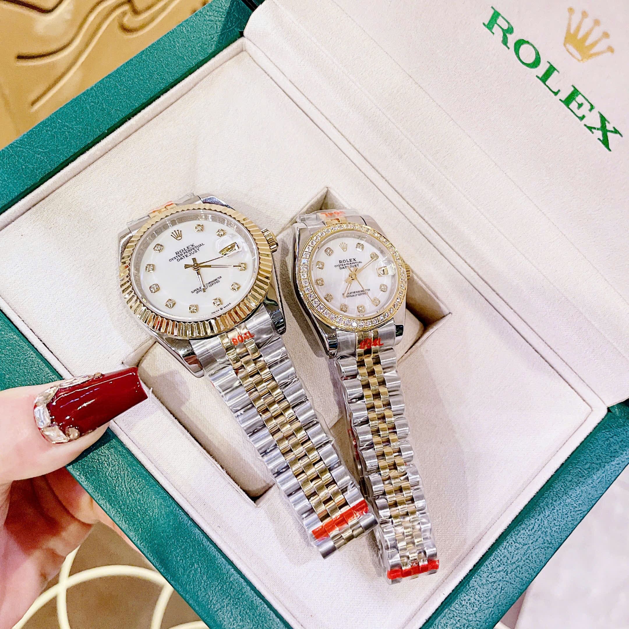 Đồng Hồ Rolex Date Just |Cặp Đôi |Mặt Trắng |Dây Kim Loại Demi Vàng Gold |Máy Pin (Máy Quartz) |Size 41x31mm |donghogiatot.vn