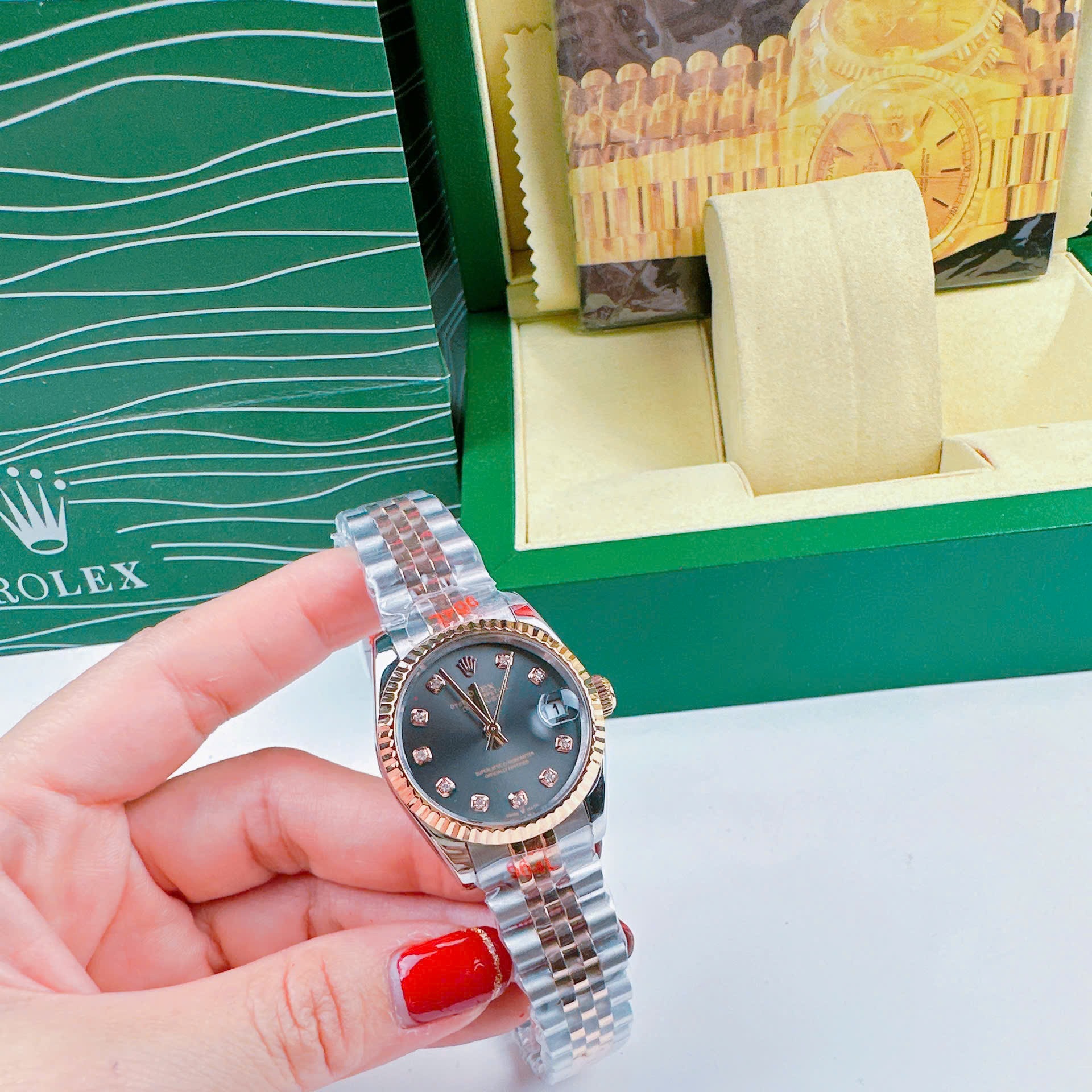 Đồng Hồ Rolex Niềng Khía |Nữ Giới |Mặt Đen |Dây Kim Loại Demi Rose |Máy Pin (Máy Quartz) |Size 31mm |donghogiatot.vn