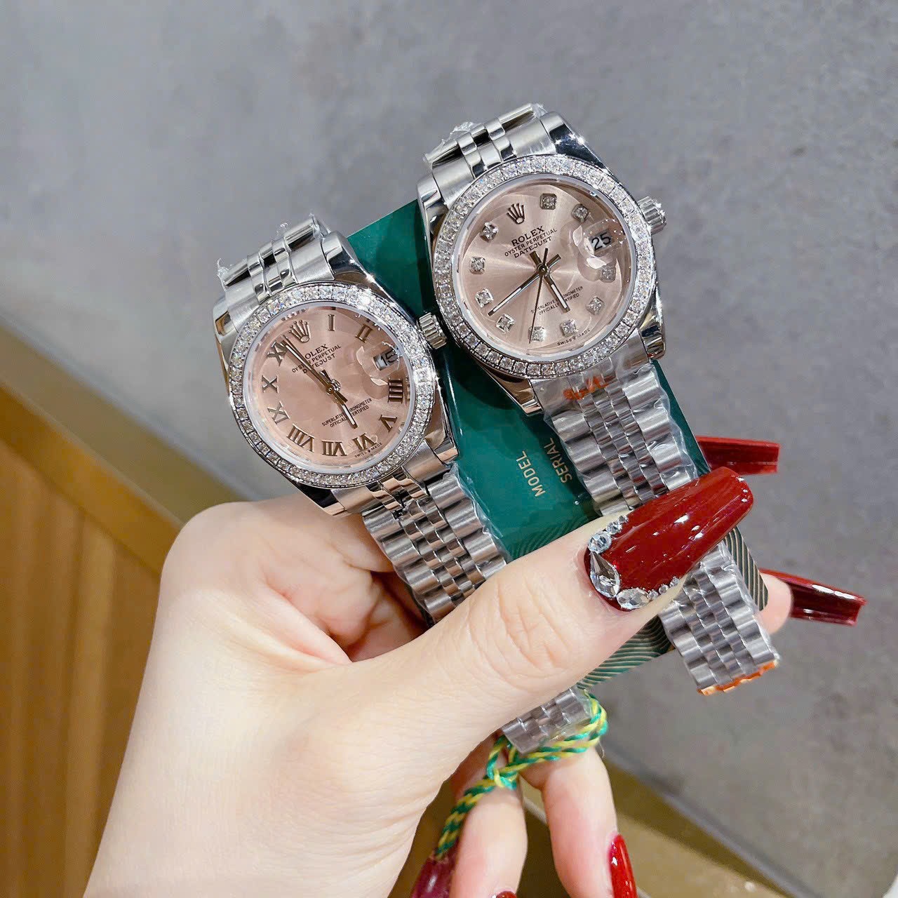 Đồng Hồ Rolex Date Just |Nữ Giới |Mặt Hồng |Đính Đá |Dây Kim Loại Silver |Máy Pin (Máy Quartz) |Size 31mm |donghogiatot.vn