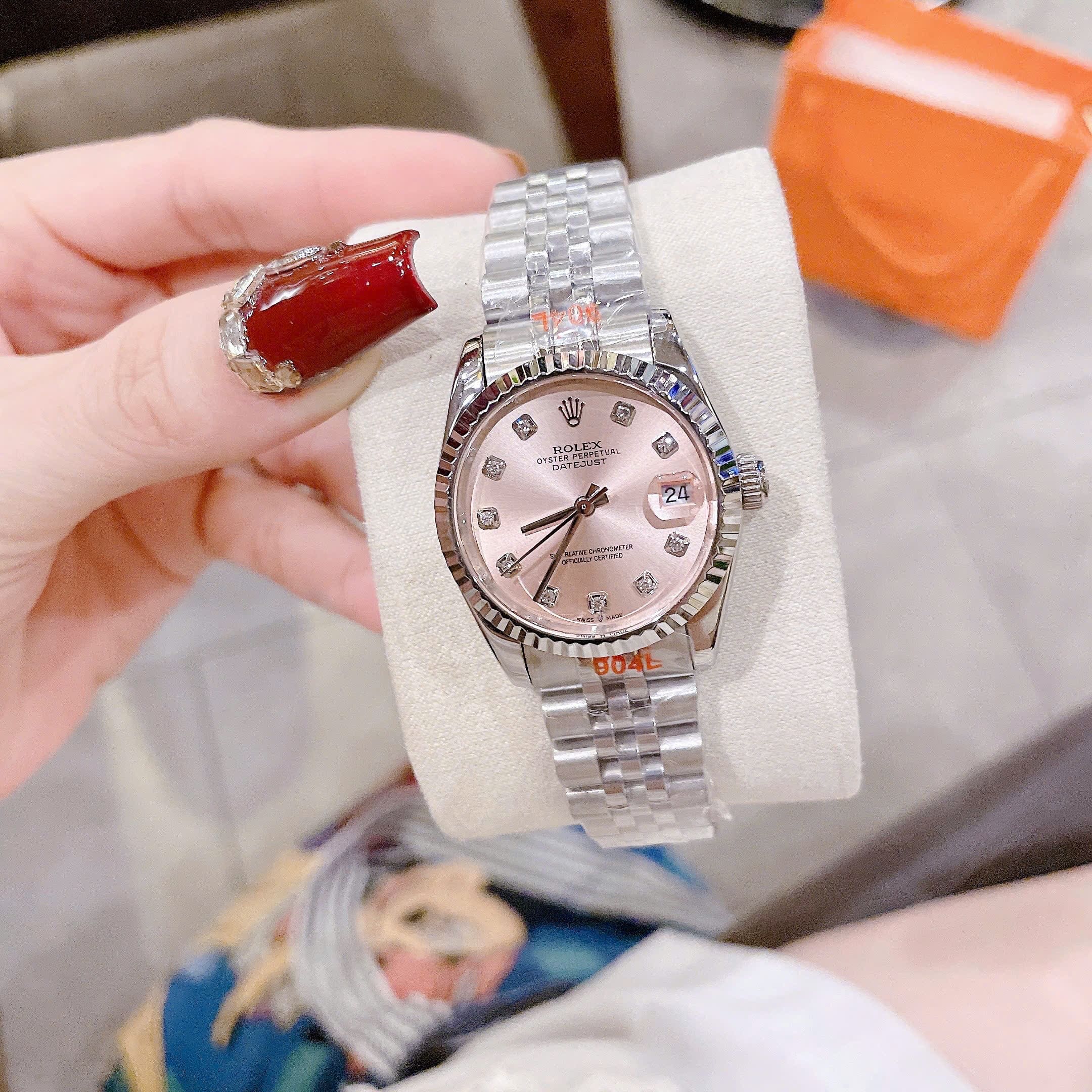 Đồng Hồ Rolex Date Just |Nữ Giới |Mặt Hồng |Niềng Khía |Dây Kim Loại |Máy Pin (Máy Quartz) |Size 31mm |donghogiatot.vn