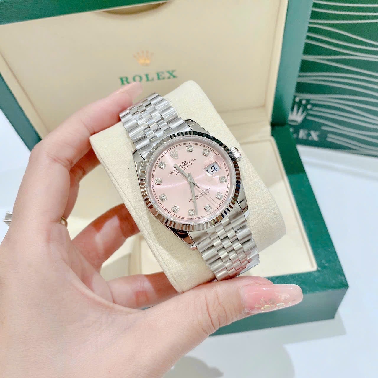 Đồng Hồ Rolex Niềng Khía |Nữ Giới |Mặt Hồng |Dây Kim Loại Silver |Máy Cơ (Automatic) |Size 36mm |donghogiatot.vn