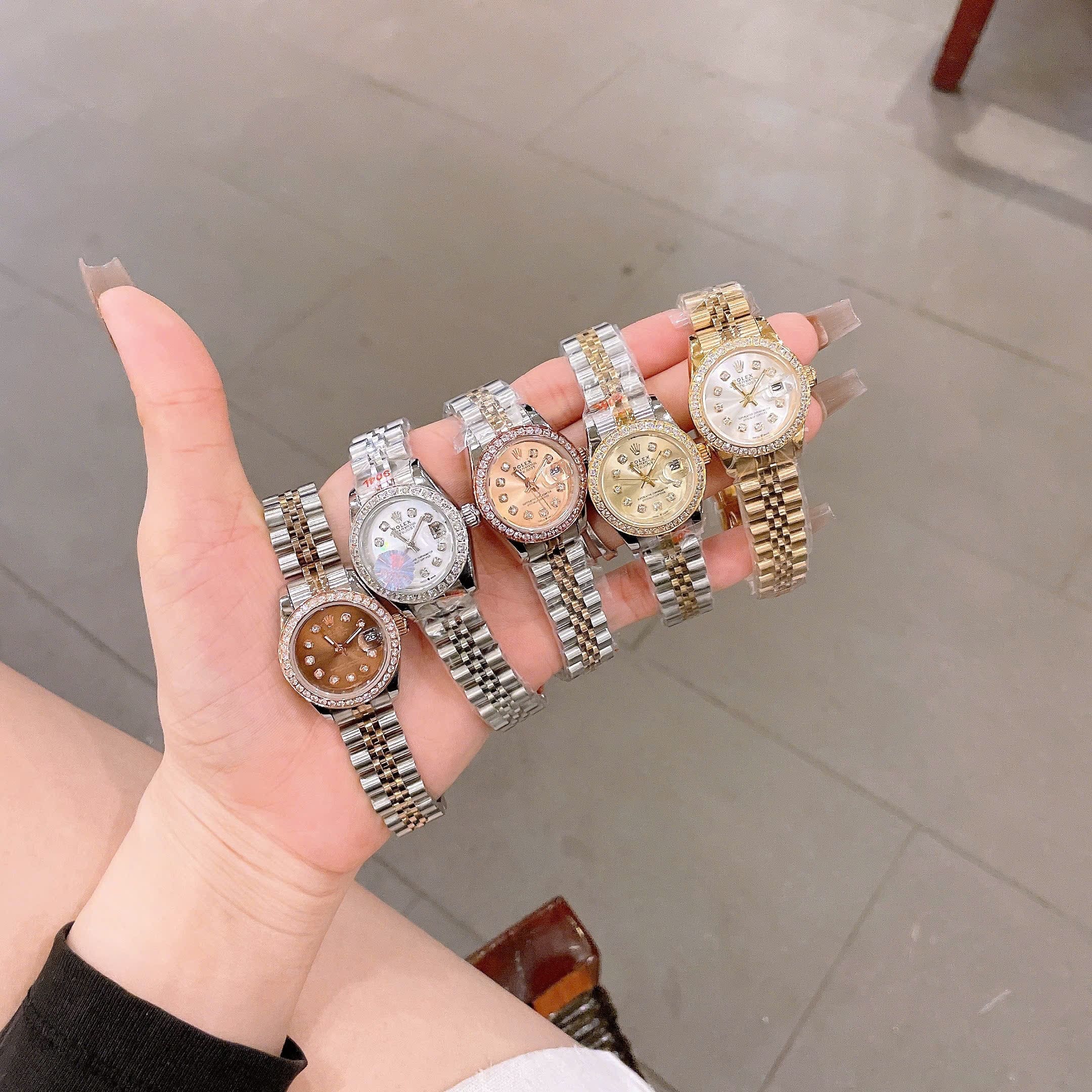 Đồng Hồ Rolex Date Just |Nữ Giới |Mặt Nâu |Đính Đá |Dây Kim Loại Demi |Máy Pin (Máy Quartz) |Size 28mm |donghogiatot.vn