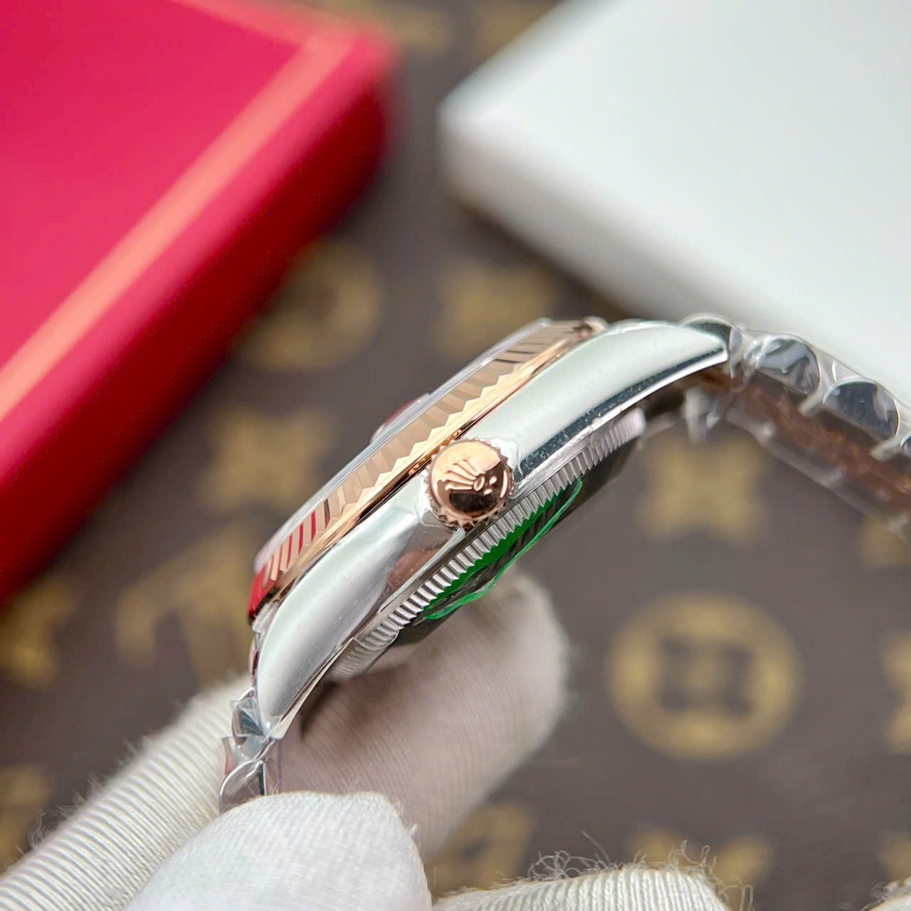 Đồng Hồ Rolex Date Just |Nữ Giới |Niềng Khía |Mặt Nâu |Dây Kim Loại Demi |Máy Cơ (Automatic) |Size 31mm |Donghogiatot.vn