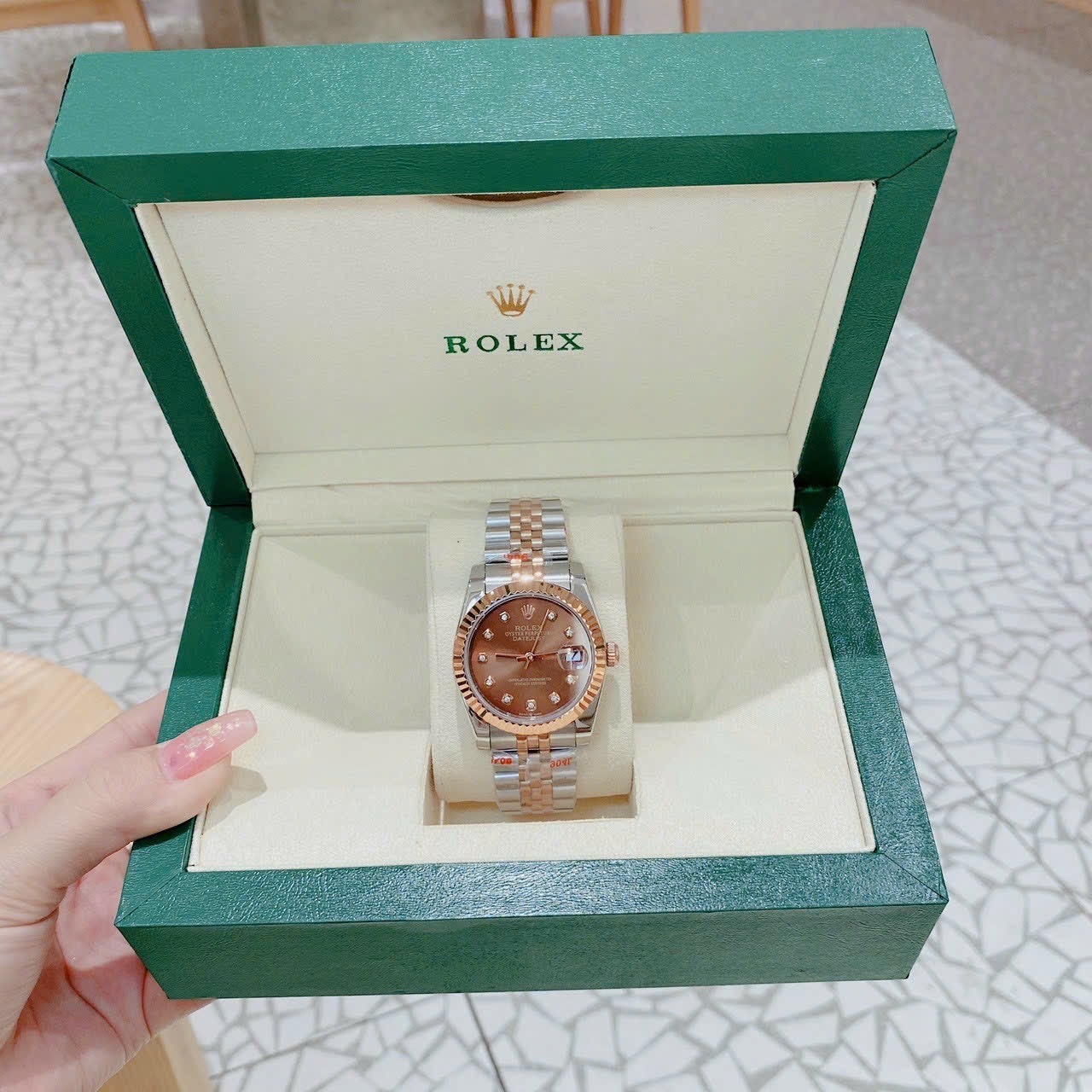 Đồng Hồ Rolex Niềng Khía |Nữ Giới |Mặt Nâu |Dây Kim Loại Demi Rose |Máy Cơ (Automatic) |Size 36mm |donghogiatot.vn