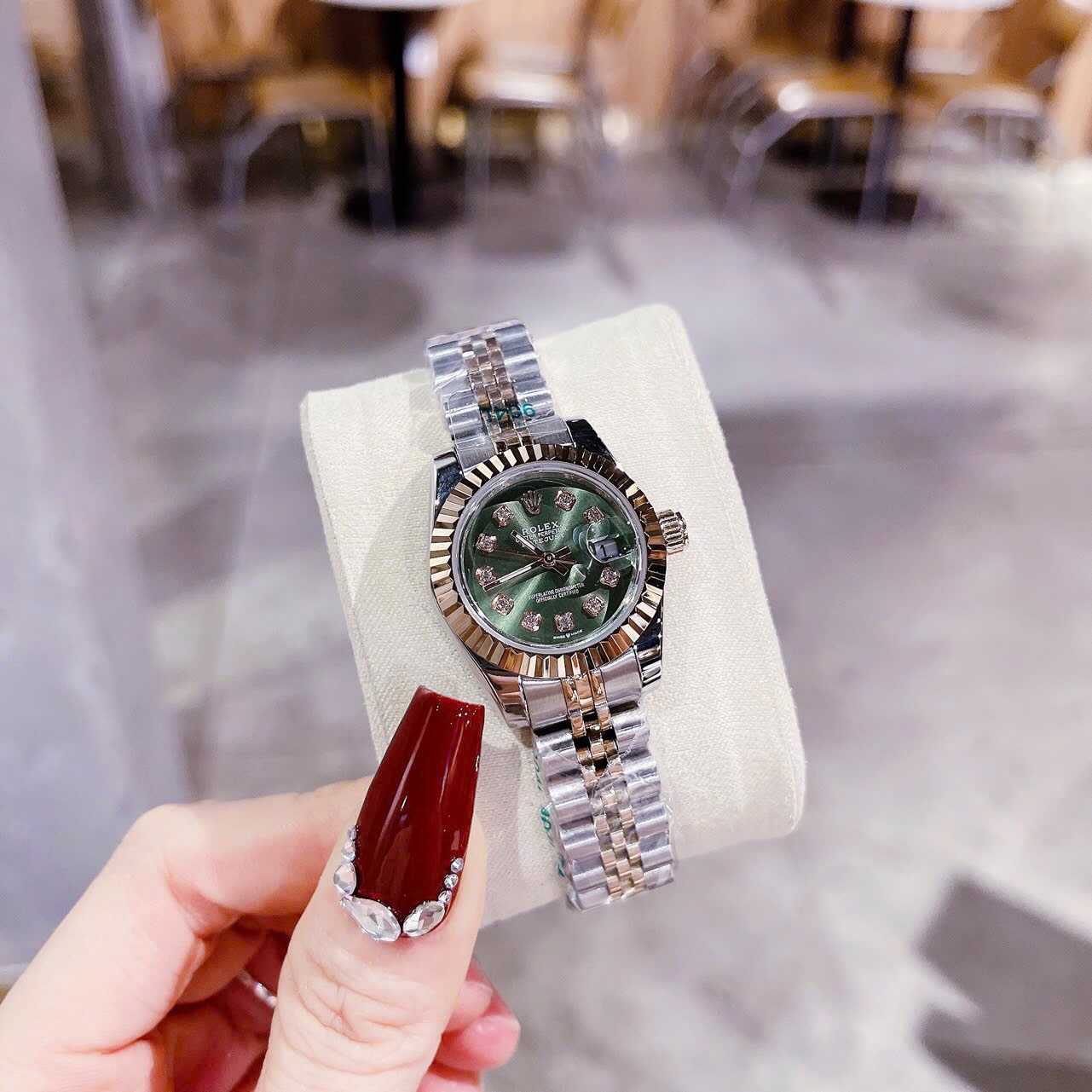 Đồng Hồ Rolex Date Just |Nữ Giới |Mặt Xanh Lá |Niềng Khía |Dây Kim Loại Demi |Máy Pin (Máy Quartz) |Size 28mm |donghogiatot.vn