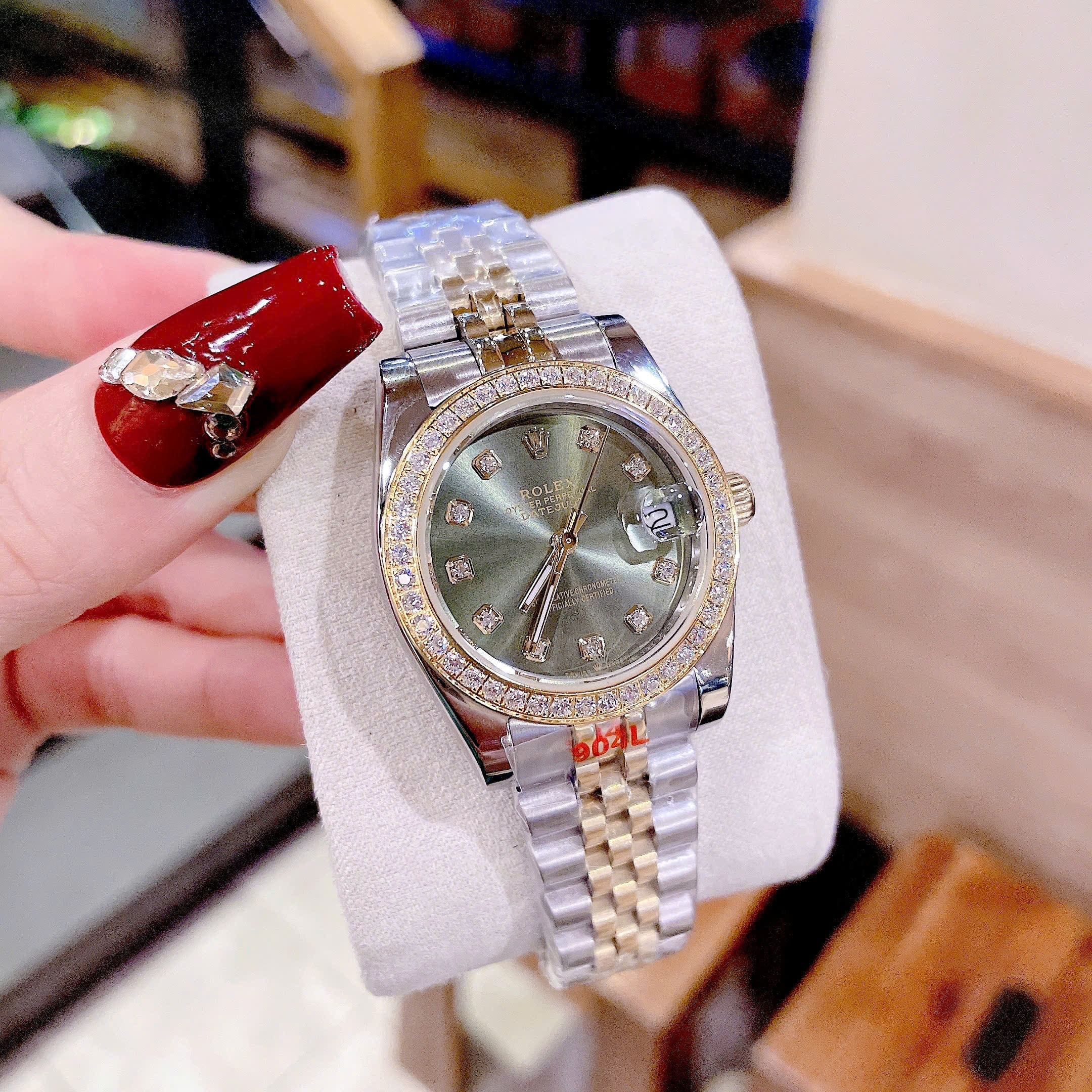 Đồng Hồ Rolex Date Just |Nữ Giới |Mặt Xanh Rêu |Đính Đá |Dây Kim Loại Demi |Máy Pin (Máy Quartz) |Size 31mm |donghogiatot.vn