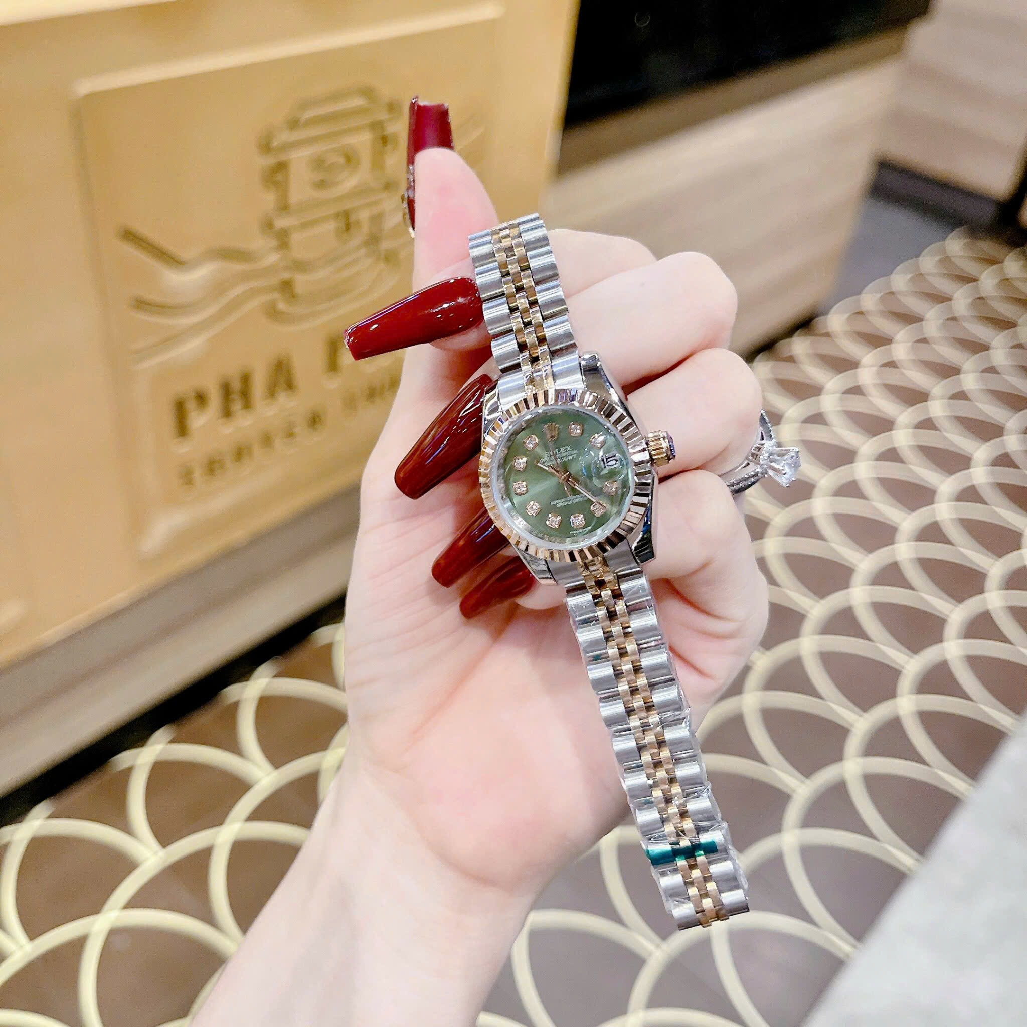 Đồng Hồ Rolex Date Just |Nữ Giới |Mặt Xanh Rêu |Niềng Khía |Dây Kim Loại Demi |Máy Pin (Máy Quartz) |Size 28mm |donghogiatot.vn