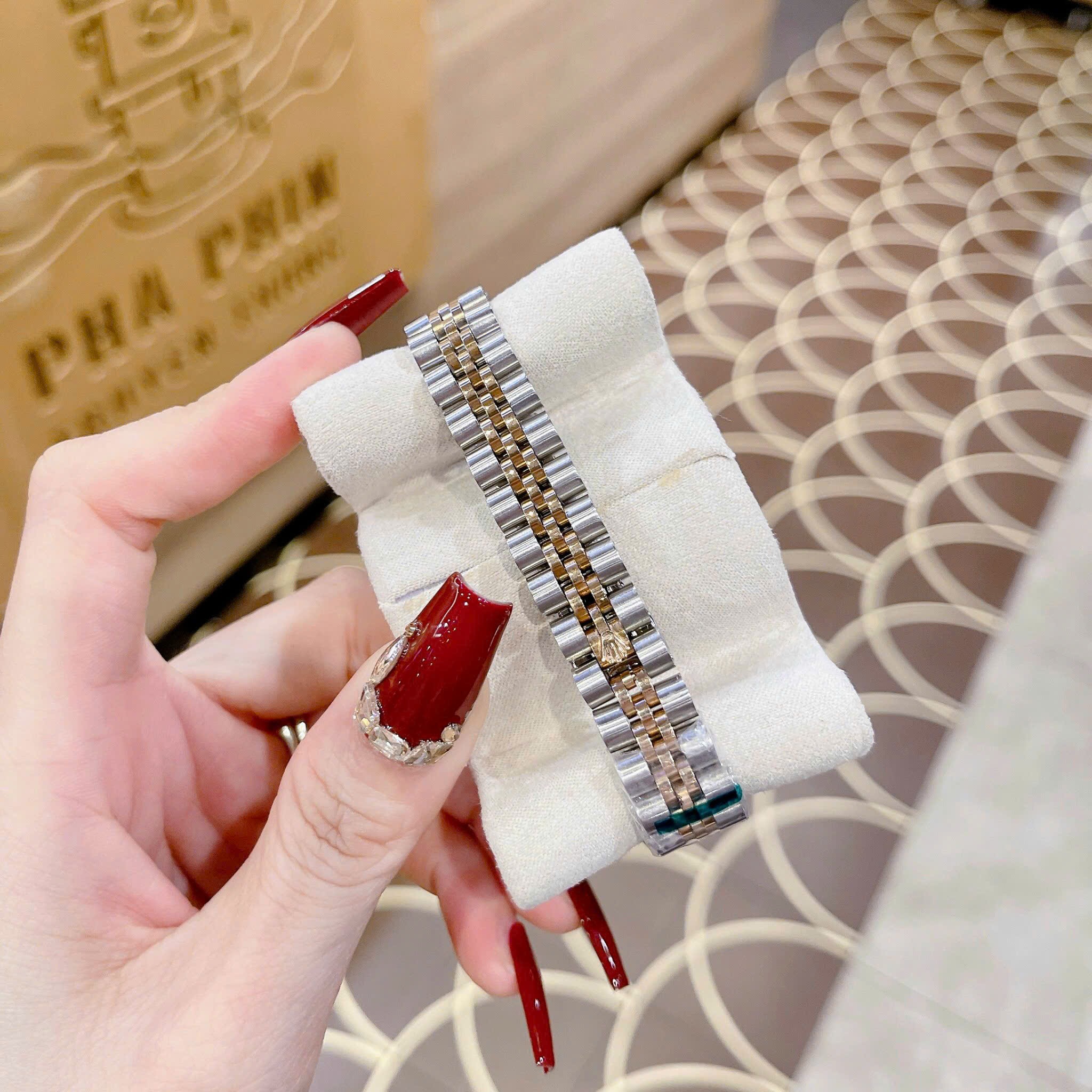 Đồng Hồ Rolex Date Just |Nữ Giới |Mặt Xanh Rêu |Niềng Khía |Dây Kim Loại Demi |Máy Pin (Máy Quartz) |Size 28mm |donghogiatot.vn