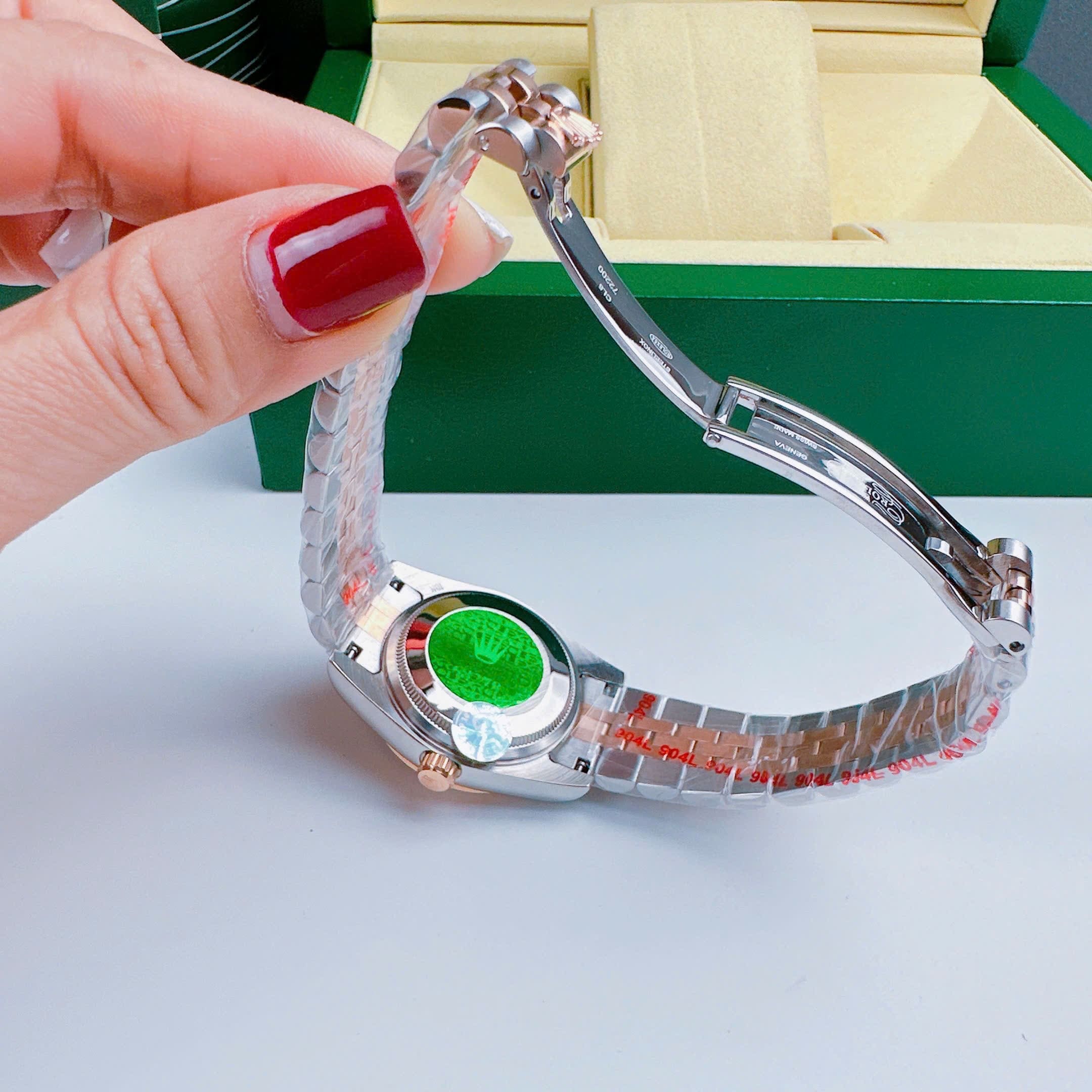 Đồng Hồ Rolex Đính Đá Ngôi Sao |Nữ Giới |Trắng |Niềng Khía |Dây Kim Loại Demi Rose |Máy Pin (Máy Quartz) |Size 31mm |donghogiatot.vn