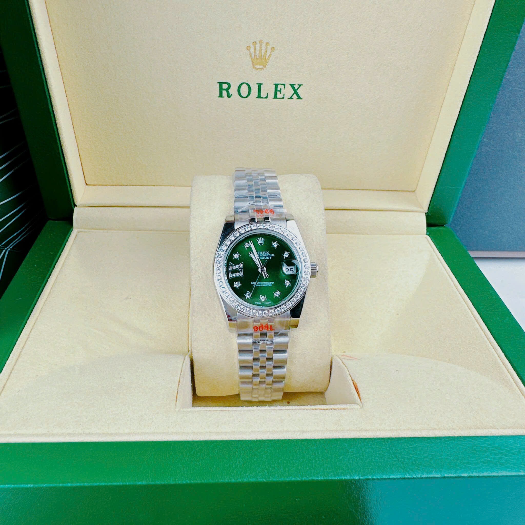 Đồng Hồ Rolex Đính Đá Ngôi Sao |Nữ Giới |Xanh Lá |Đính Đá |Dây Kim Loại Silver |Máy Pin (Máy Quartz) |Size 31mm |donghogiatot.vn