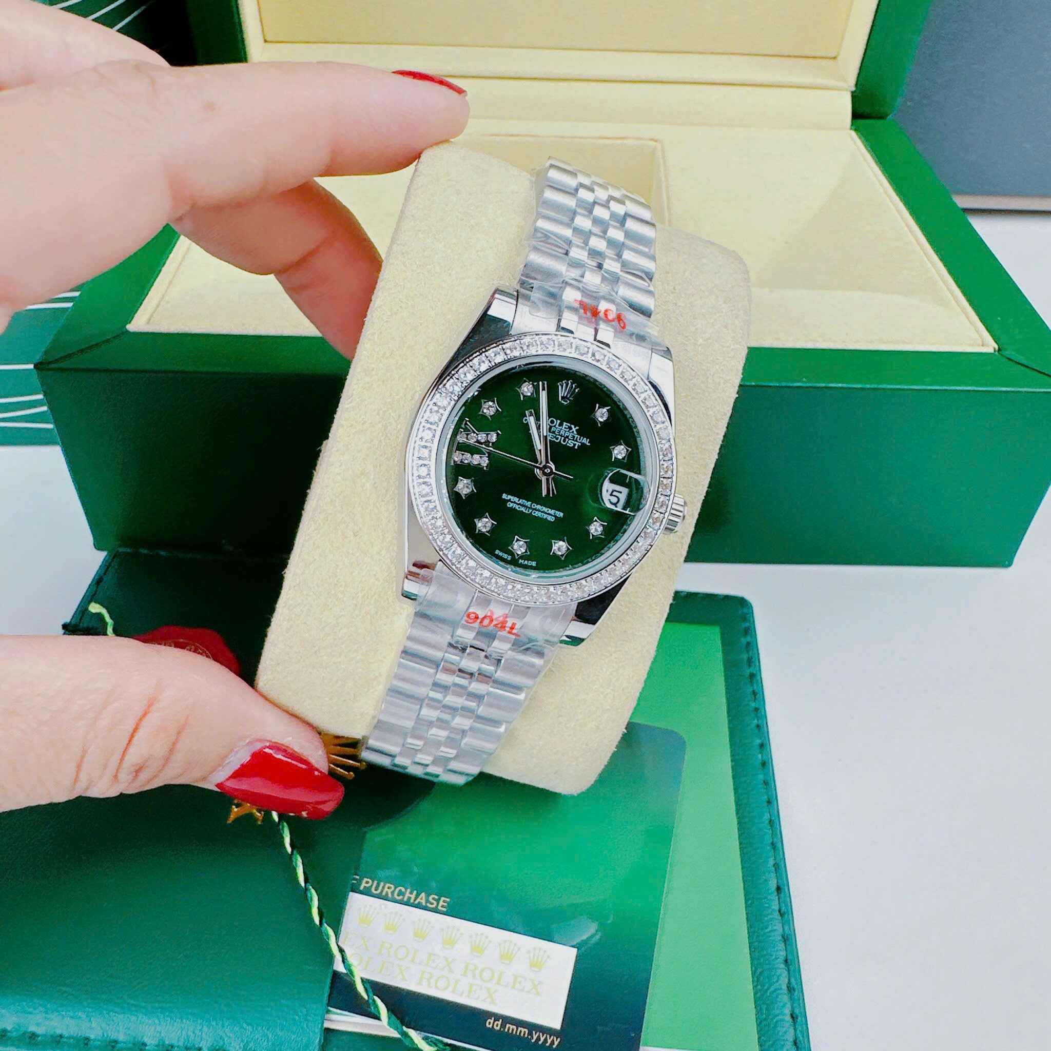 Đồng Hồ Rolex Đính Đá Ngôi Sao |Nữ Giới |Xanh Lá |Đính Đá |Dây Kim Loại Silver |Máy Pin (Máy Quartz) |Size 31mm |donghogiatot.vn