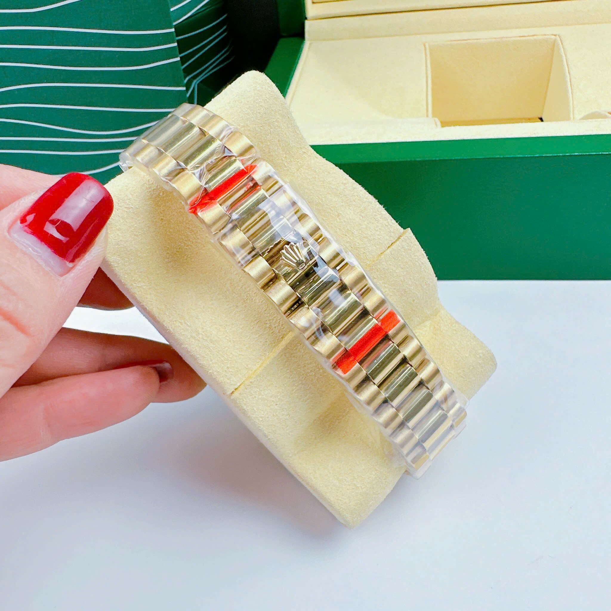 Đồng Hồ Rolex 2 Lịch |Nam Giới |Đính Đá |Dây Kim Loại Vàng Gold |Máy Cơ (Automatic) |Size 41mm |donghogiatot.vn