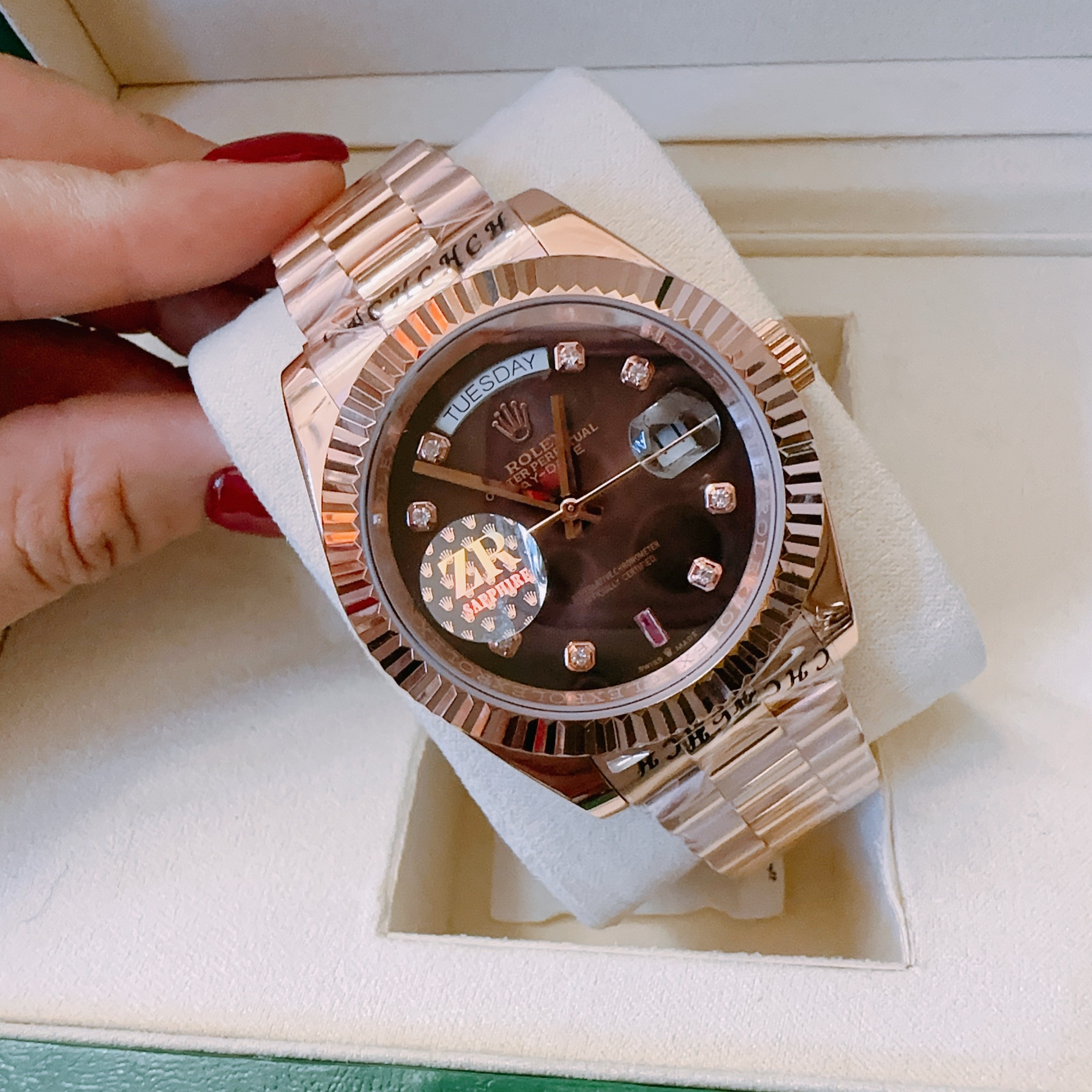 Đồng Hồ Rolex 2 Lịch |Nam Giới |Mặt Nâu |Niềng Khía |Dây Kim Loại Rose Gold |Máy Cơ (Automatic) |Size 41mm |donghogiatot.vn